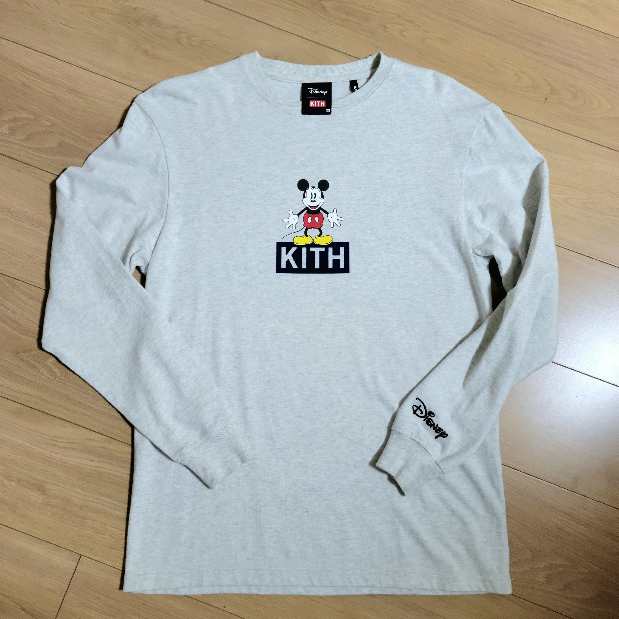 KITH Disney 30s Mickey Standing Classic Logo L/S Tee "Grey"