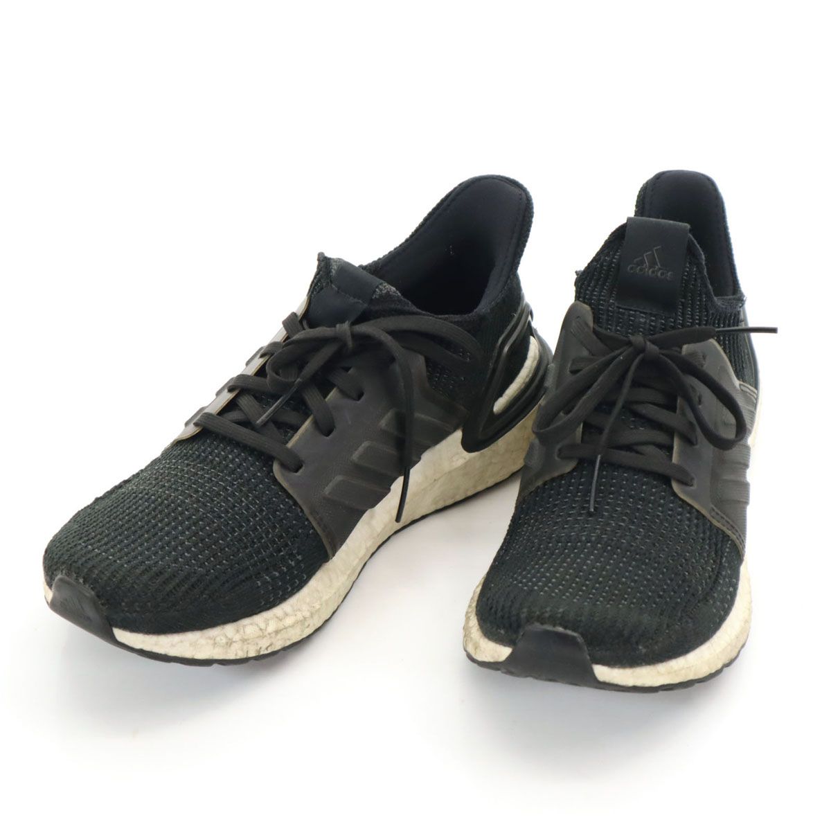 adidas ウルトラブースト スニーカー