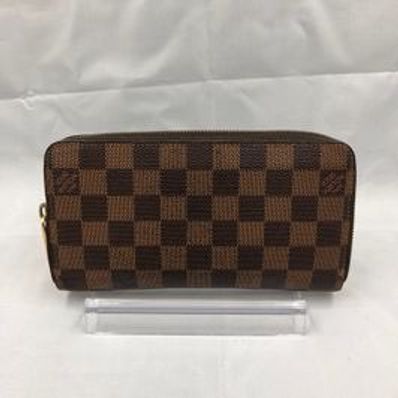 Louis Vuitton Zippy Wallet Damier