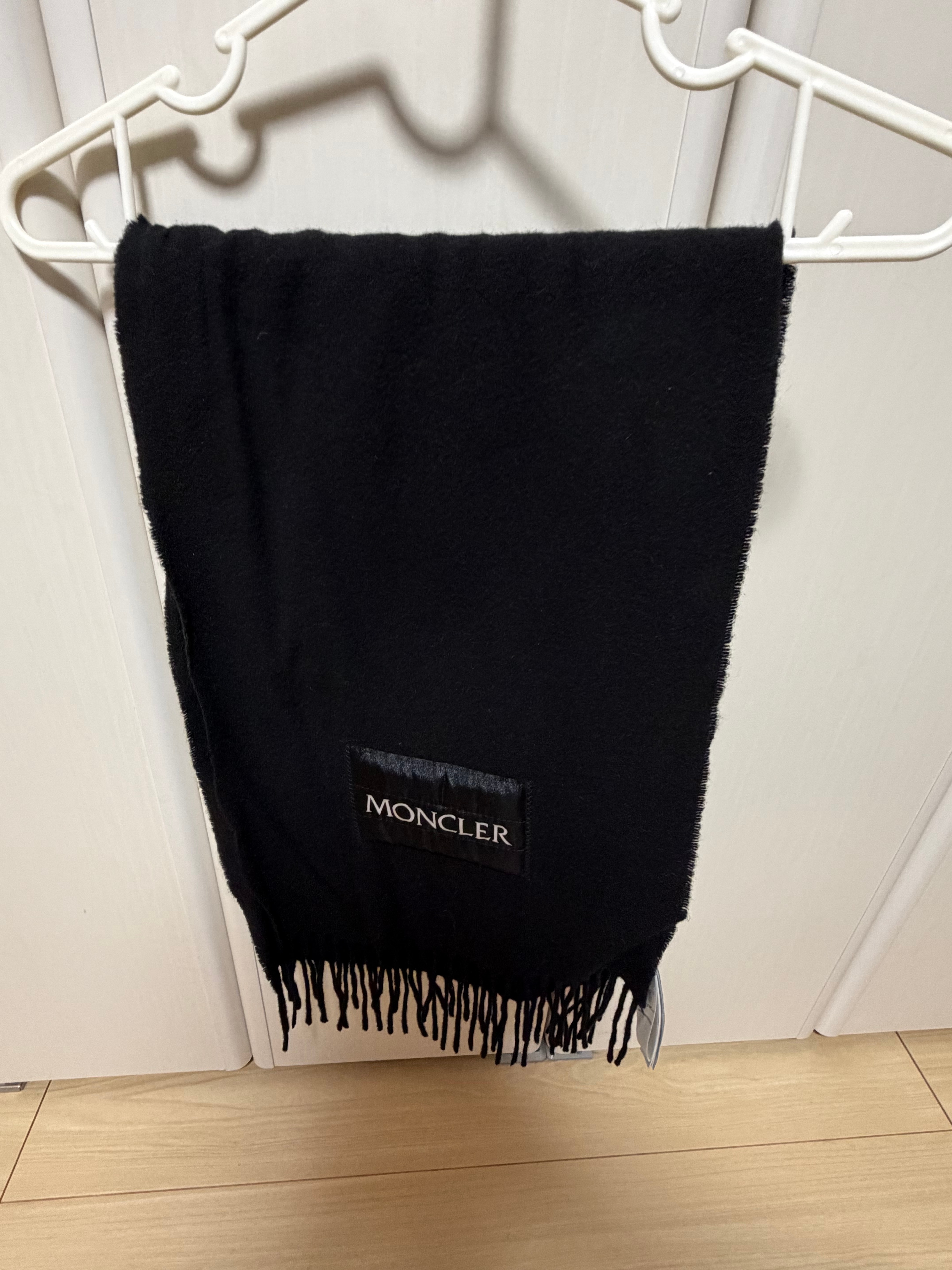 モンクレール　マフラー