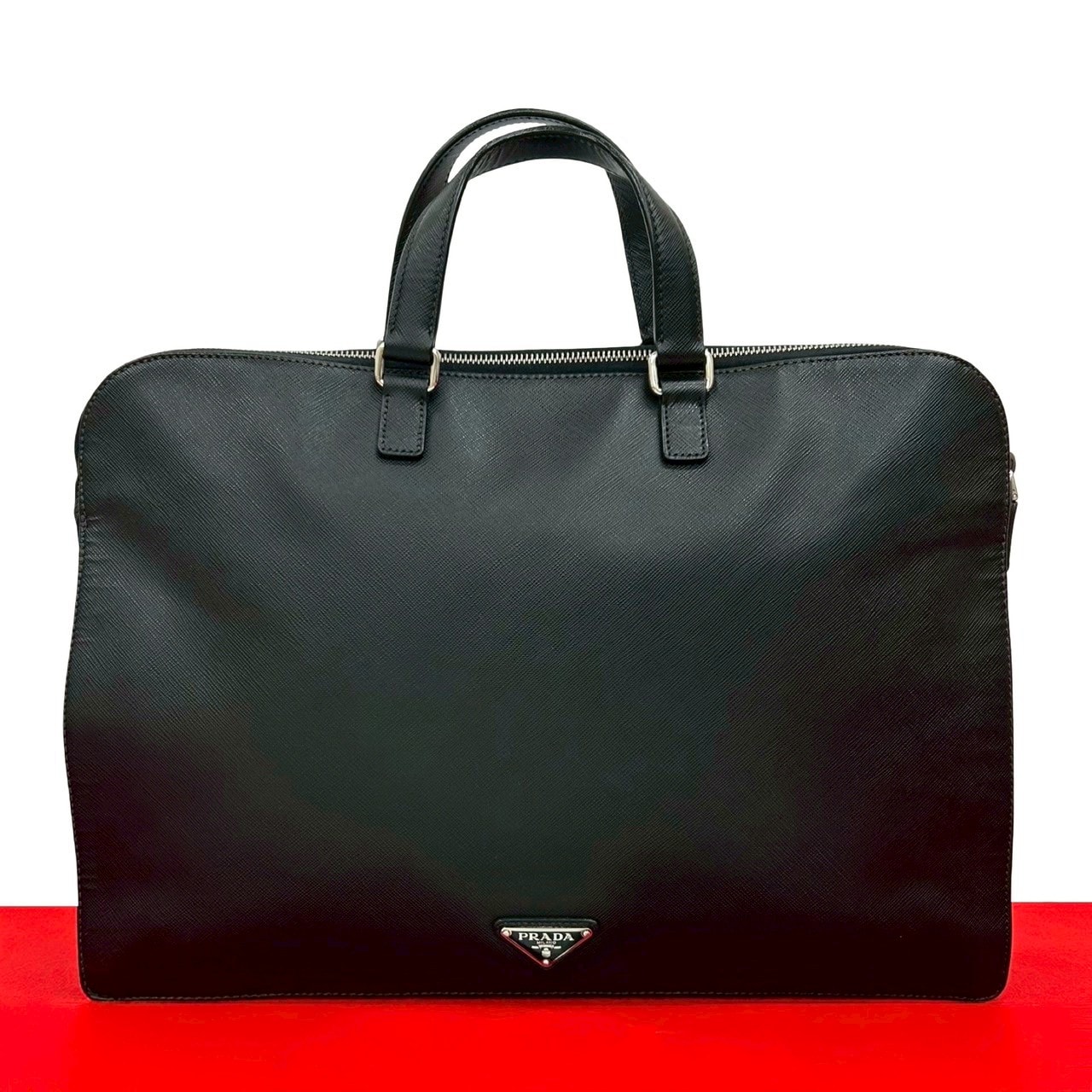 B (目立った傷や汚れなし)】PRADA プラダ 三角ロゴ 金具 レザー