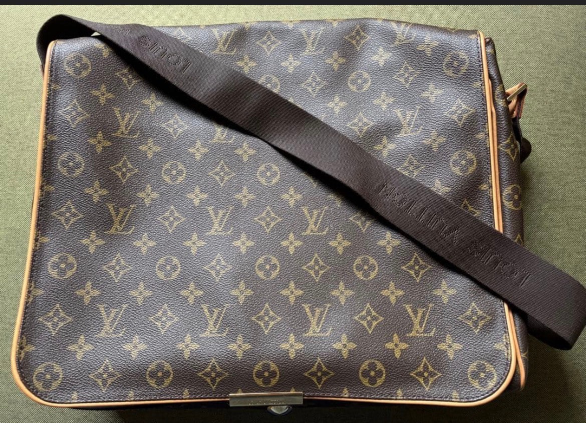 Louis Vuitton Monogram Abbesses