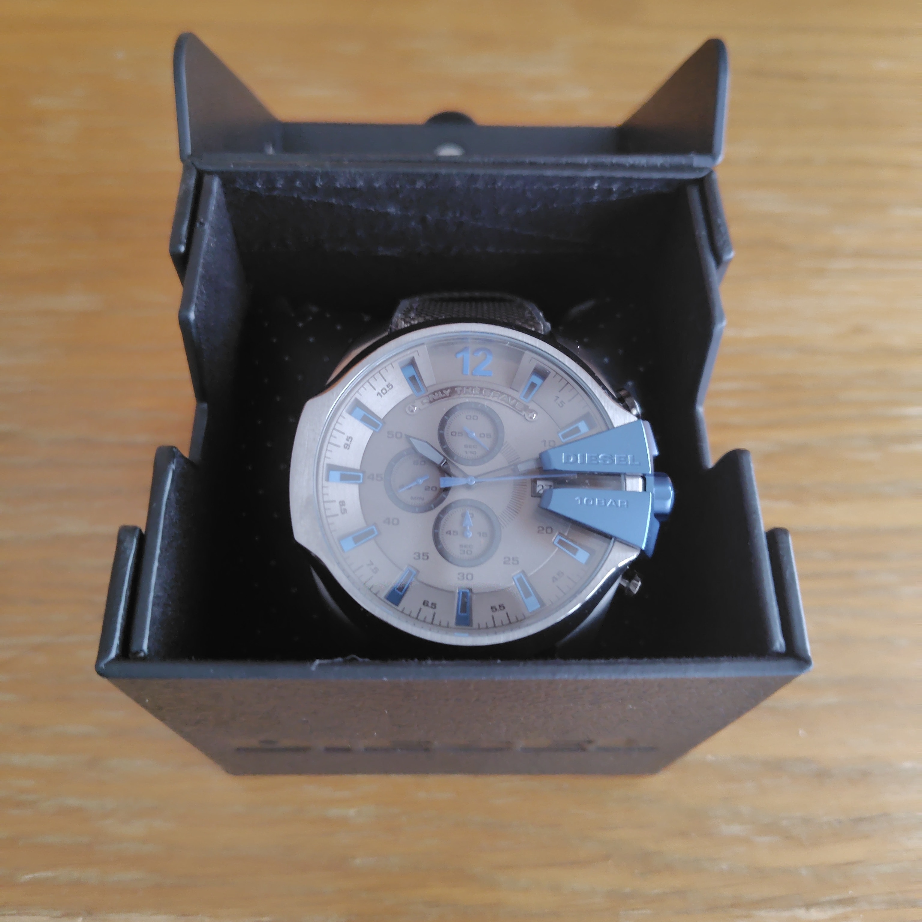 DIESELデジタル腕時計