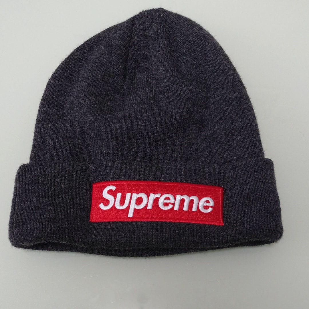 Supreme New Era® Box Logo Beanie "Charcoal" (21FW)
