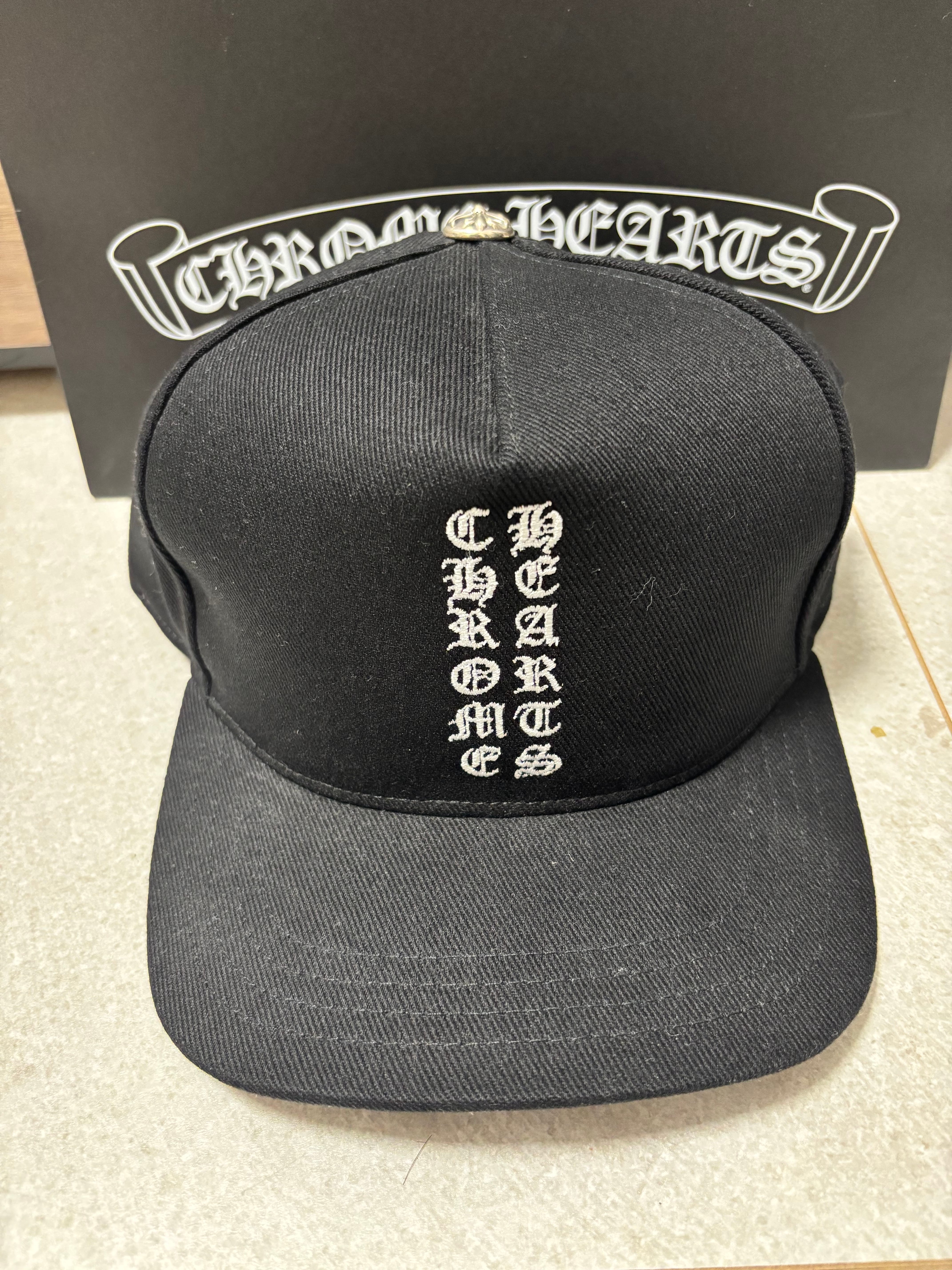 クロムハーツ ベースボールキャップ CHロゴ "ブラック/ホワイト"