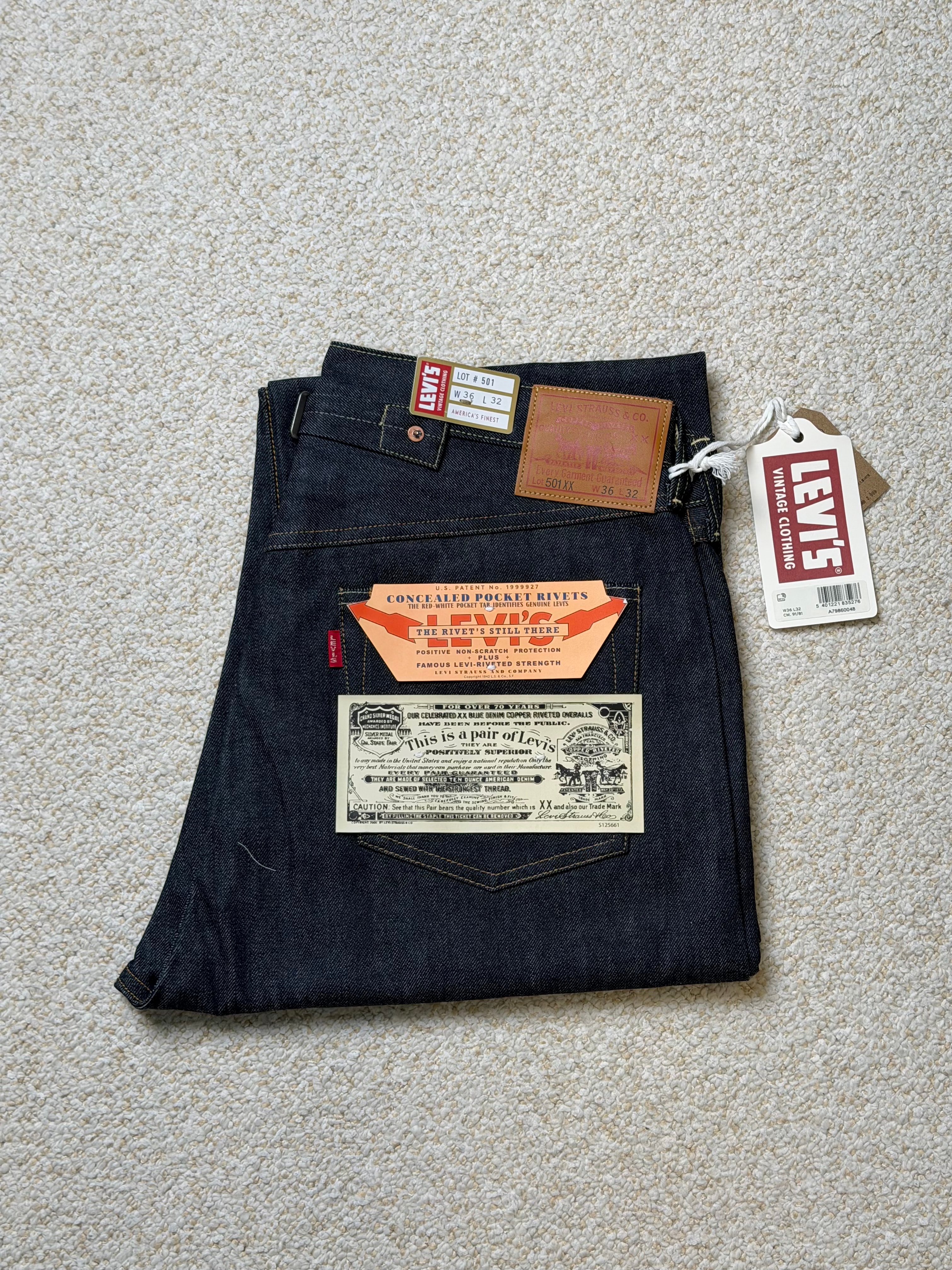 Levi's Vintage Clothing 1942 501 Jeans "Indigo Rigid"