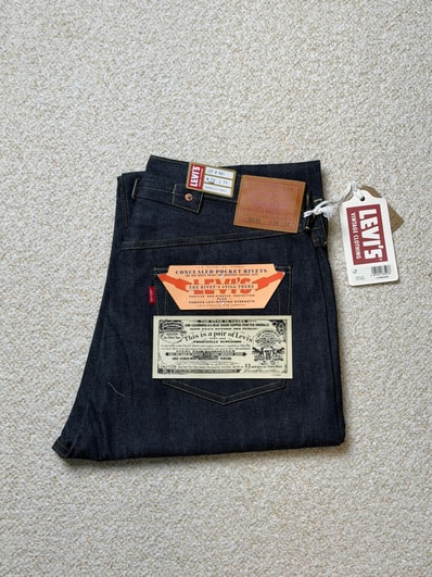 Levi's Vintage Clothing 1942 501 Jeans "Indigo Rigid"
