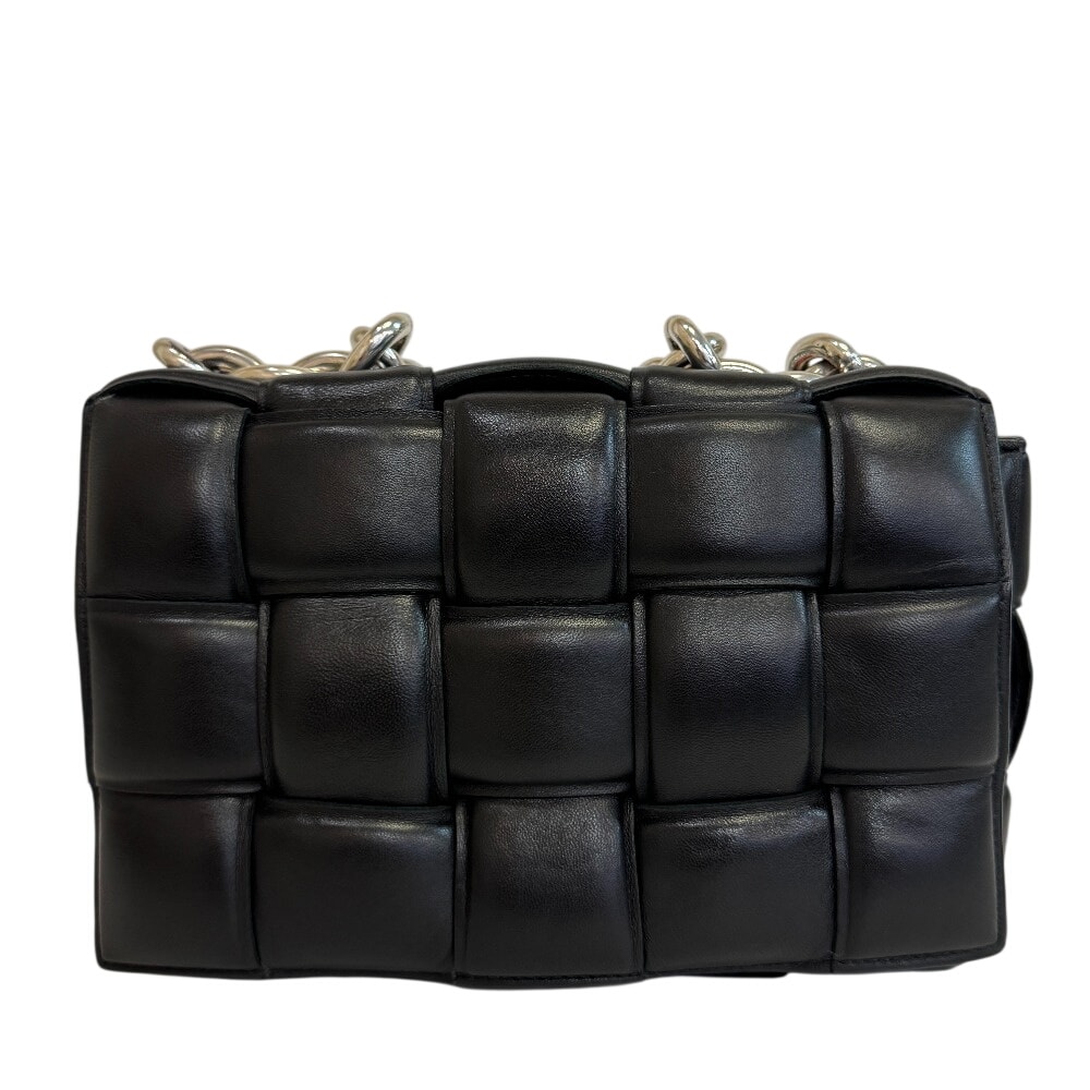 ボッテガヴェネタ BOTTEGAVENETA ショルダーバッグ パデッド カセット マキシイントレチャート ブラック