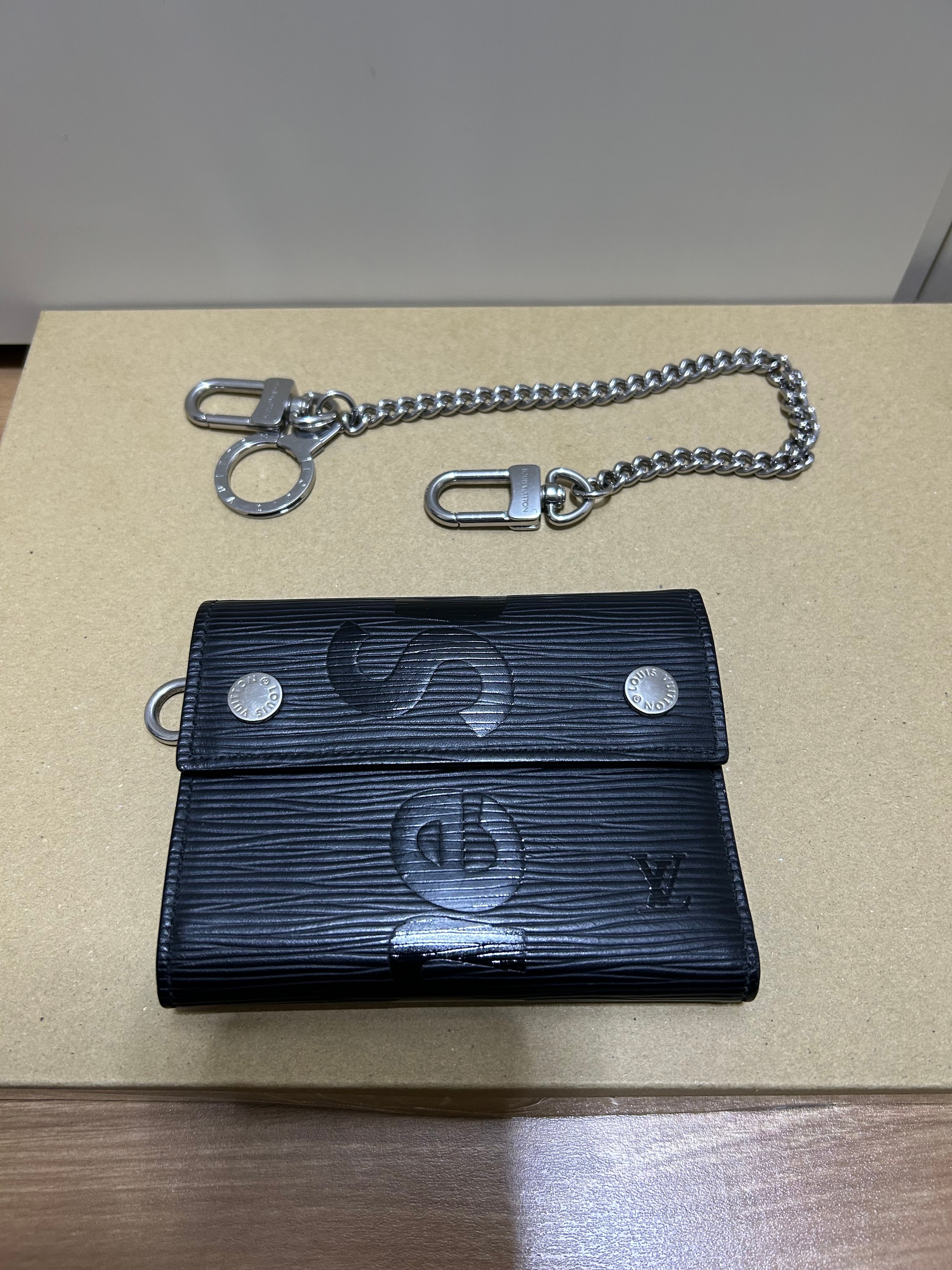 Louis Vuitton x Supreme Chain Wallet "Black"