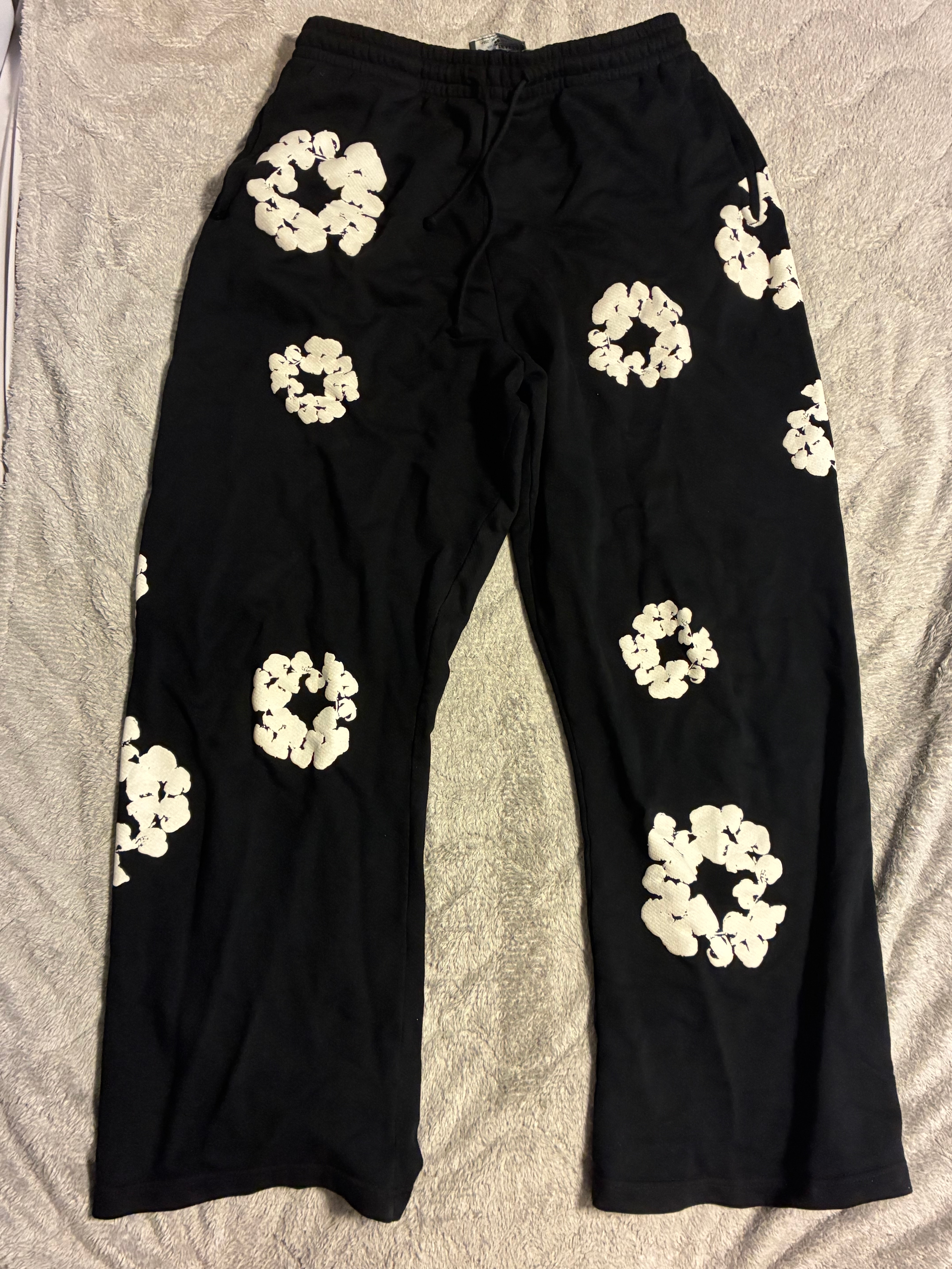 DENIM TEARS Cotton Wreath Baggy Sweatpants "Black"