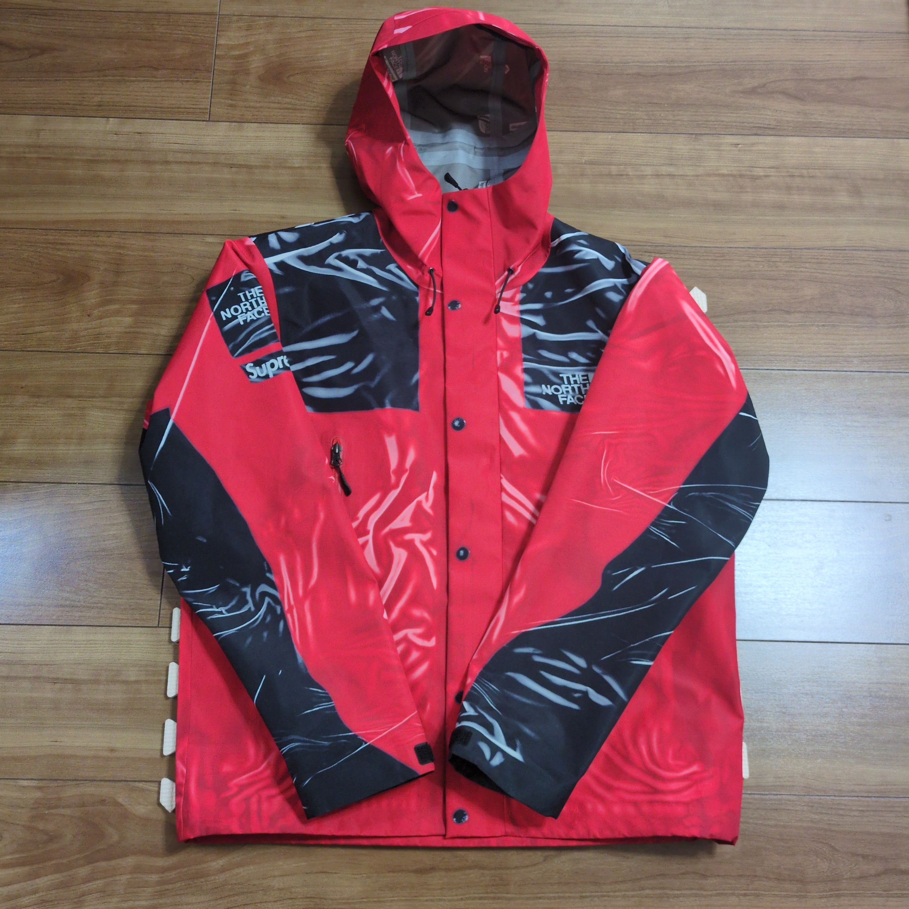 Supreme x The North Face Trompe Loeil Printed Taped Seam Shell Jacket "Red"