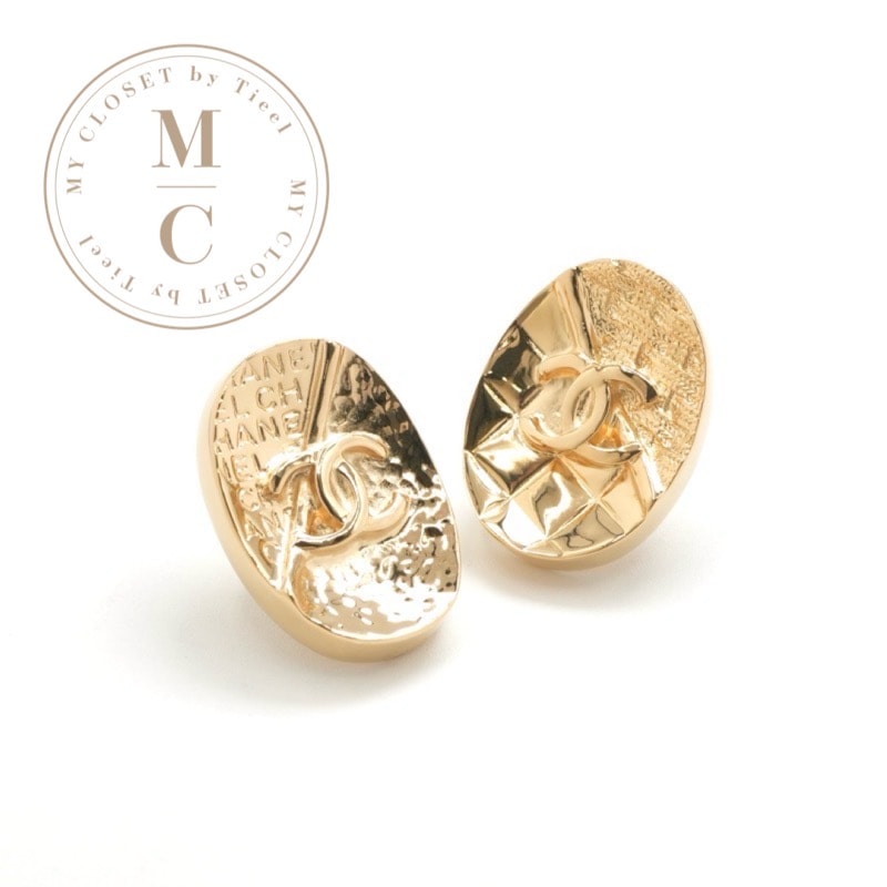 CHANEL Clip-on Stud Earrings Metal "Gold"