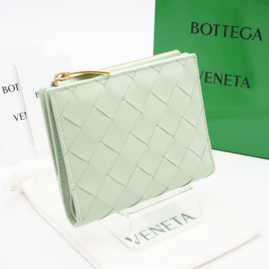 美品 BOTTEGAVENETA ボッテガヴェネタ イントレチャート中 スモール 二つ折りウォレット 742330VCPP3 二つ折り財布 グリーン ラムスキン レディース
