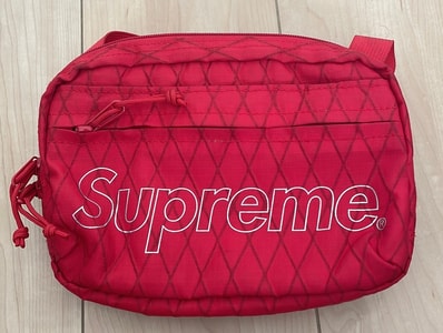Supreme 18FW Shoulder Bag "Red"