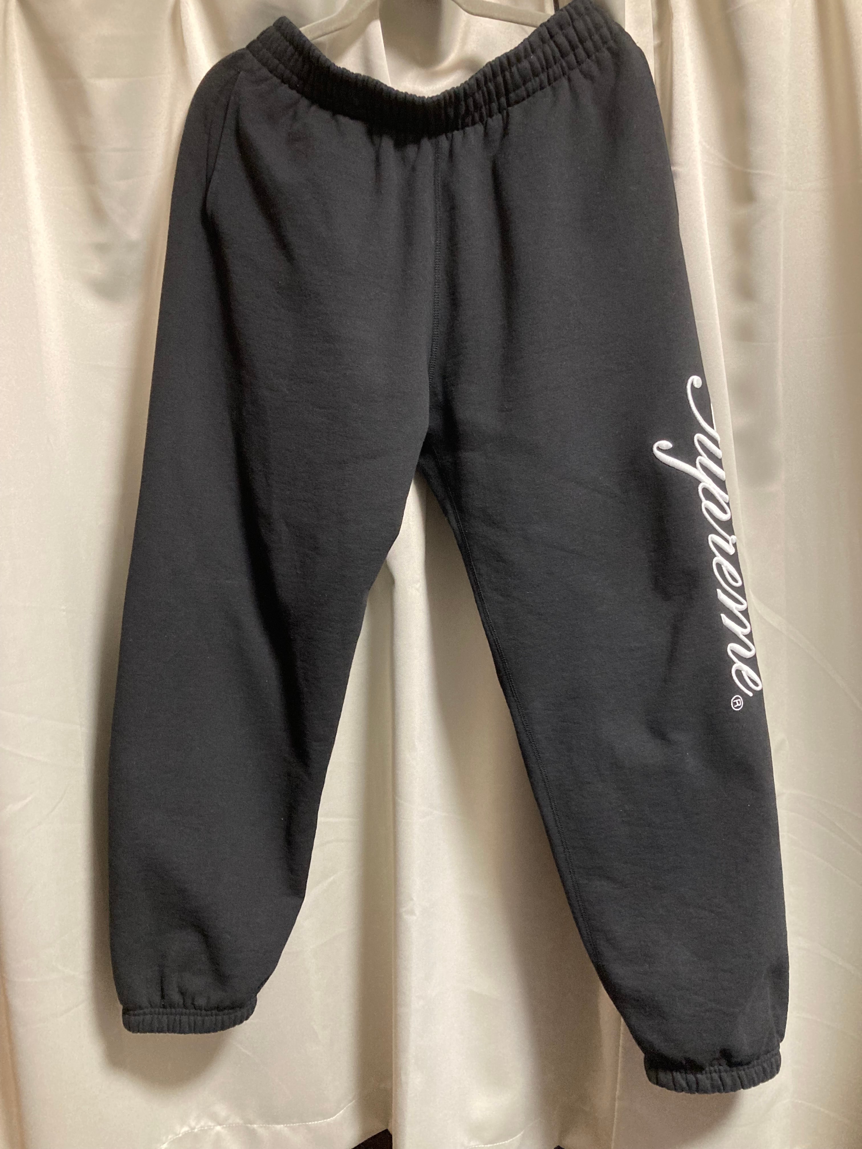 Supreme Raised Script Sweatpant "Black"