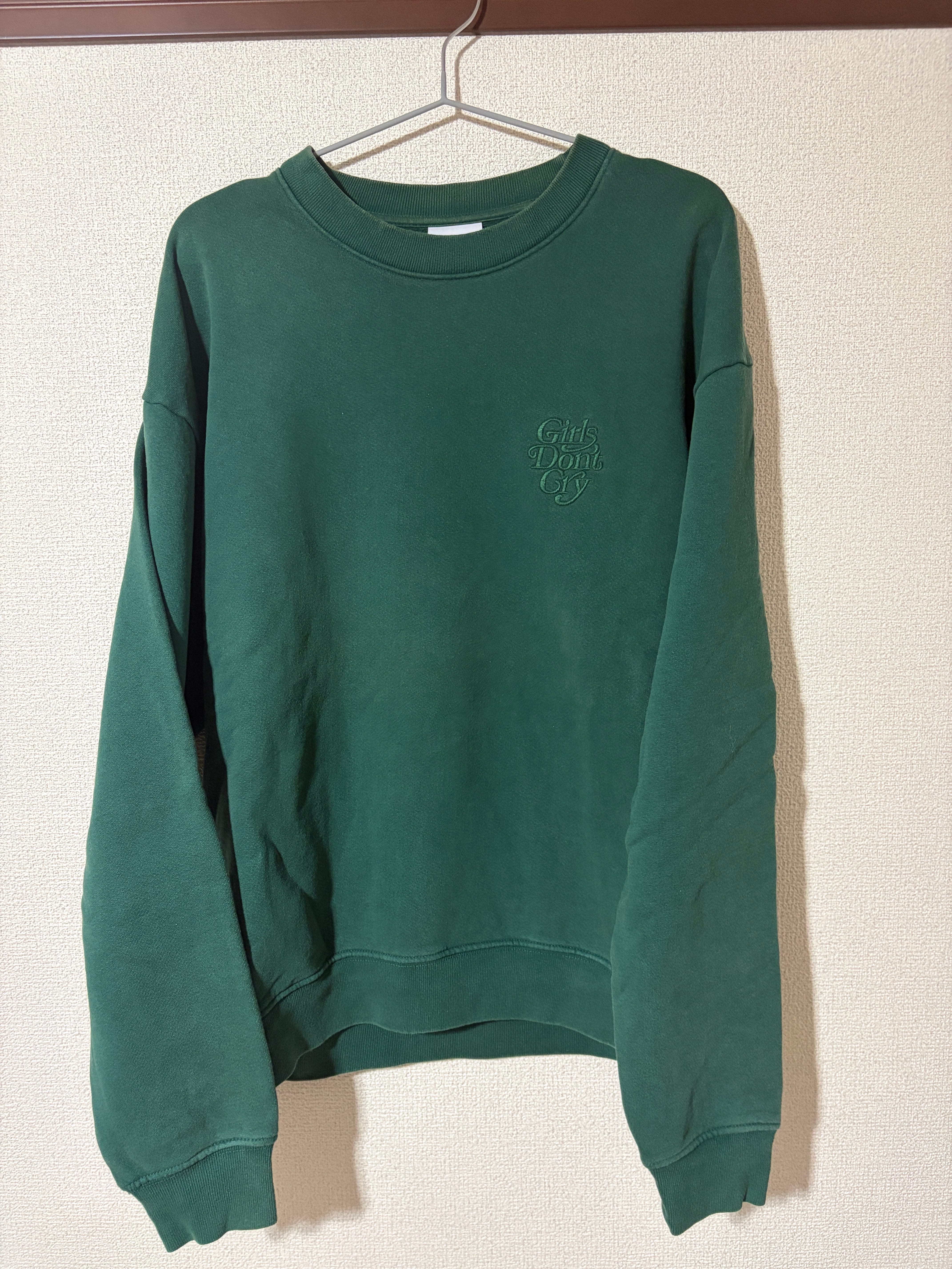 Girls Don't Cry ダークグリーン Crewneck “M”