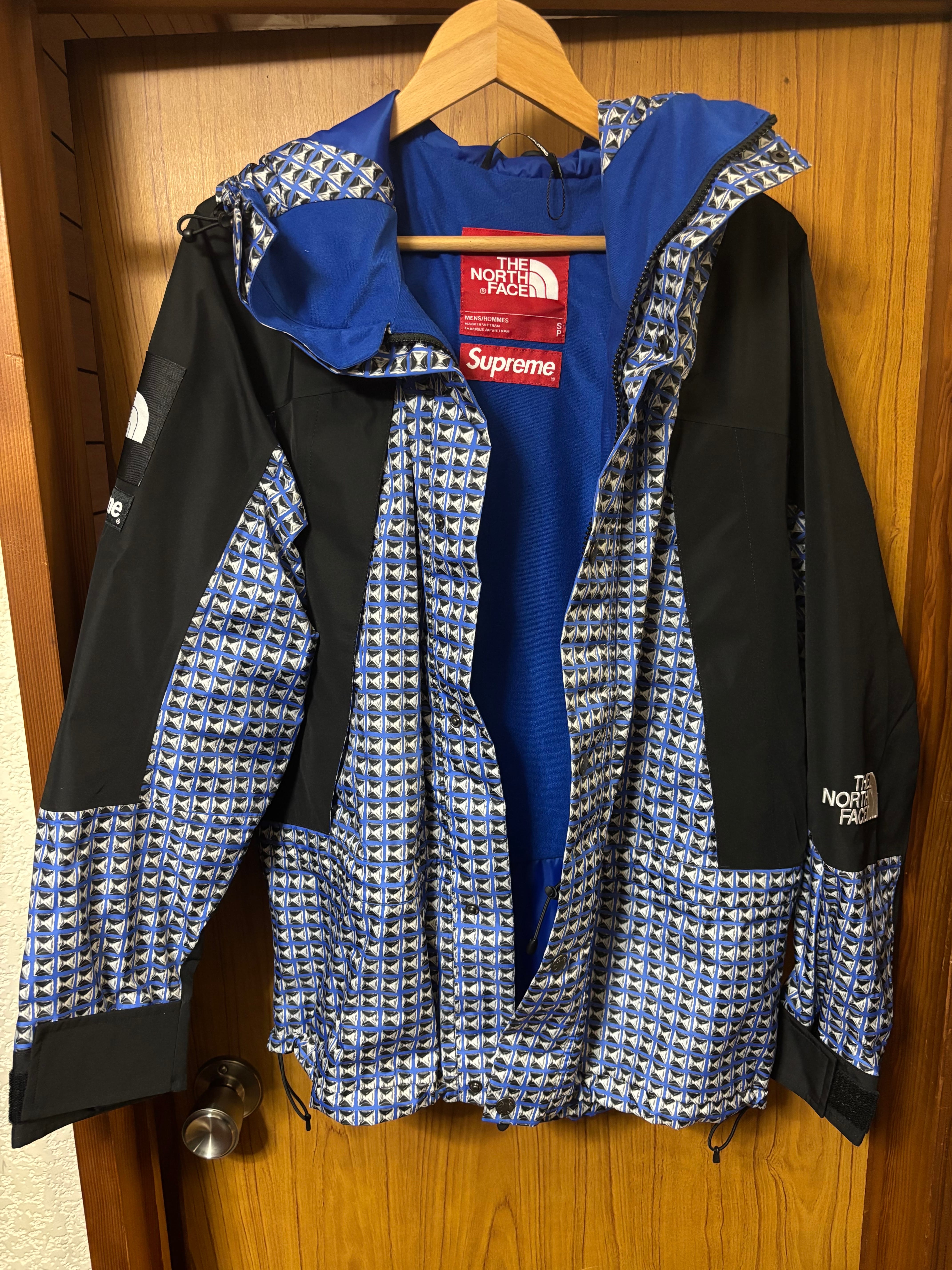 Supreme x The North Face Studded Mountain Light Jacket "Royal"