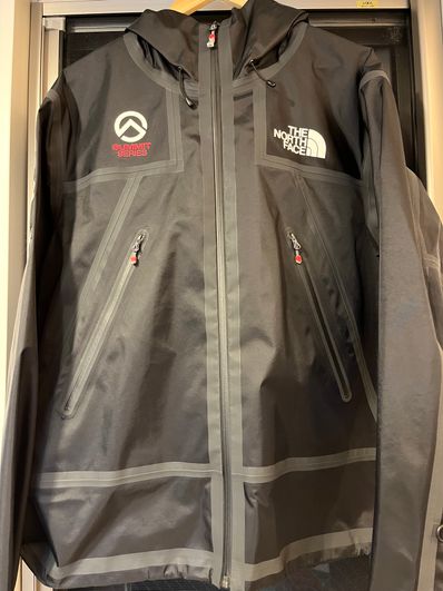 Supreme x The North Face Summit Series Outer Tape Seam Shell Jacket "Black"