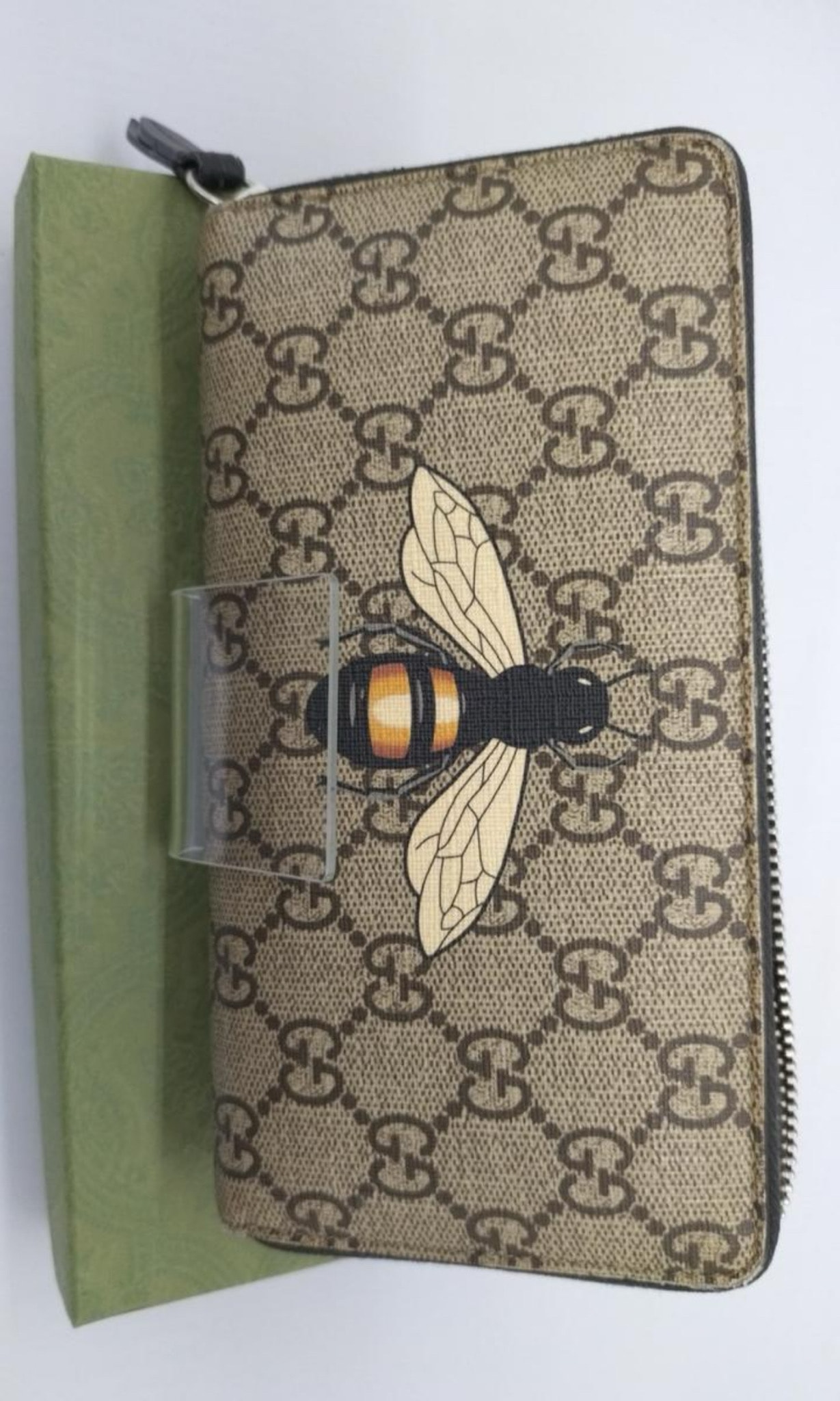 GUCCI Bee Print GG Supreme Zip Around Wallet