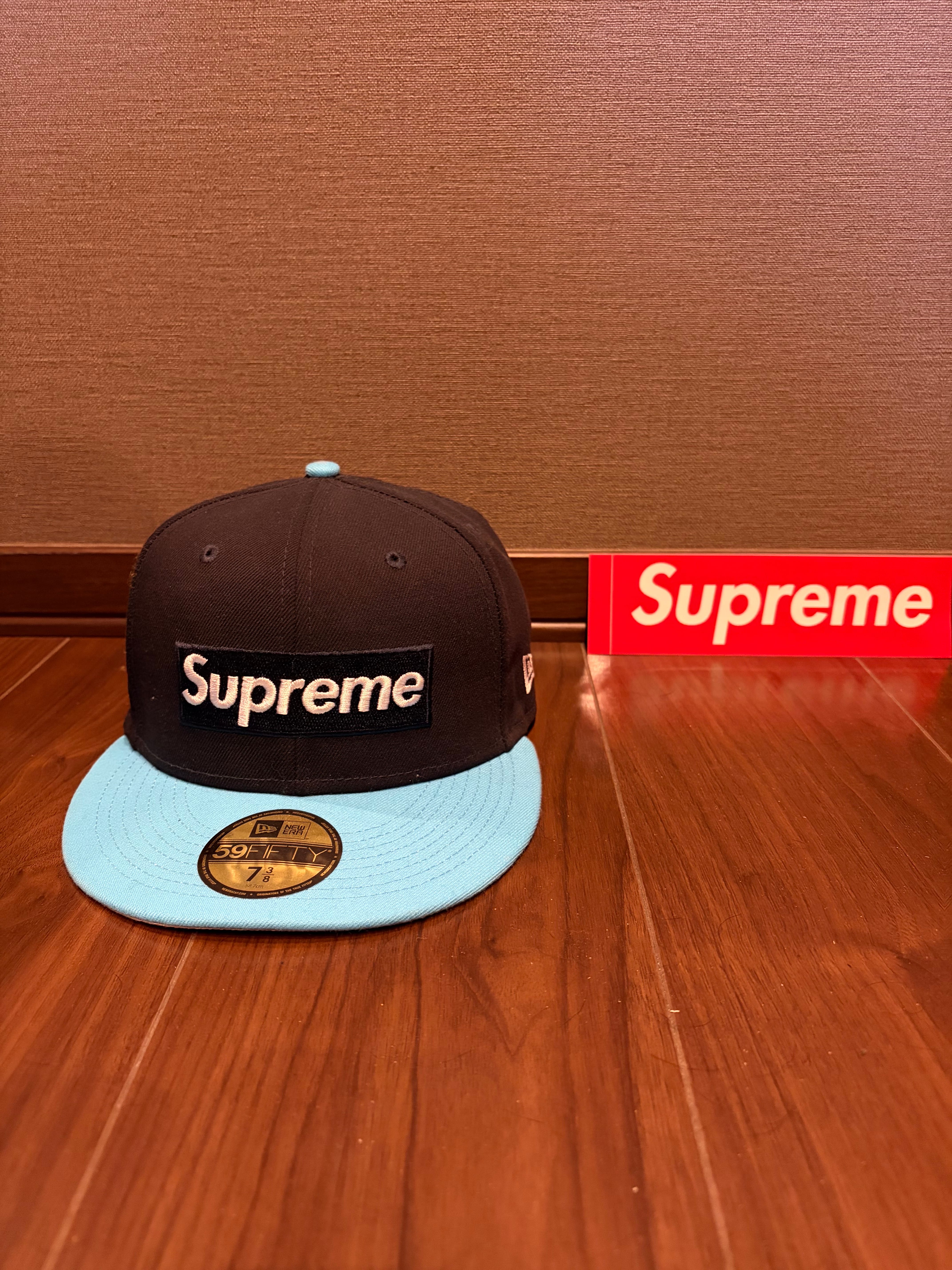 Supreme 2-Tone Box Logo New Era 