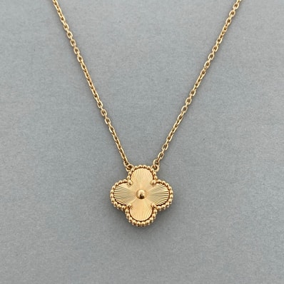 Van Cleef & Arpels ヴァンクリーフ&アーペル ヴィンテージアルハンブラ ペンダント ギヨシェ ネックレス VCARP4KL00 K18イエローゴールド イエローゴールド レディース【中古】