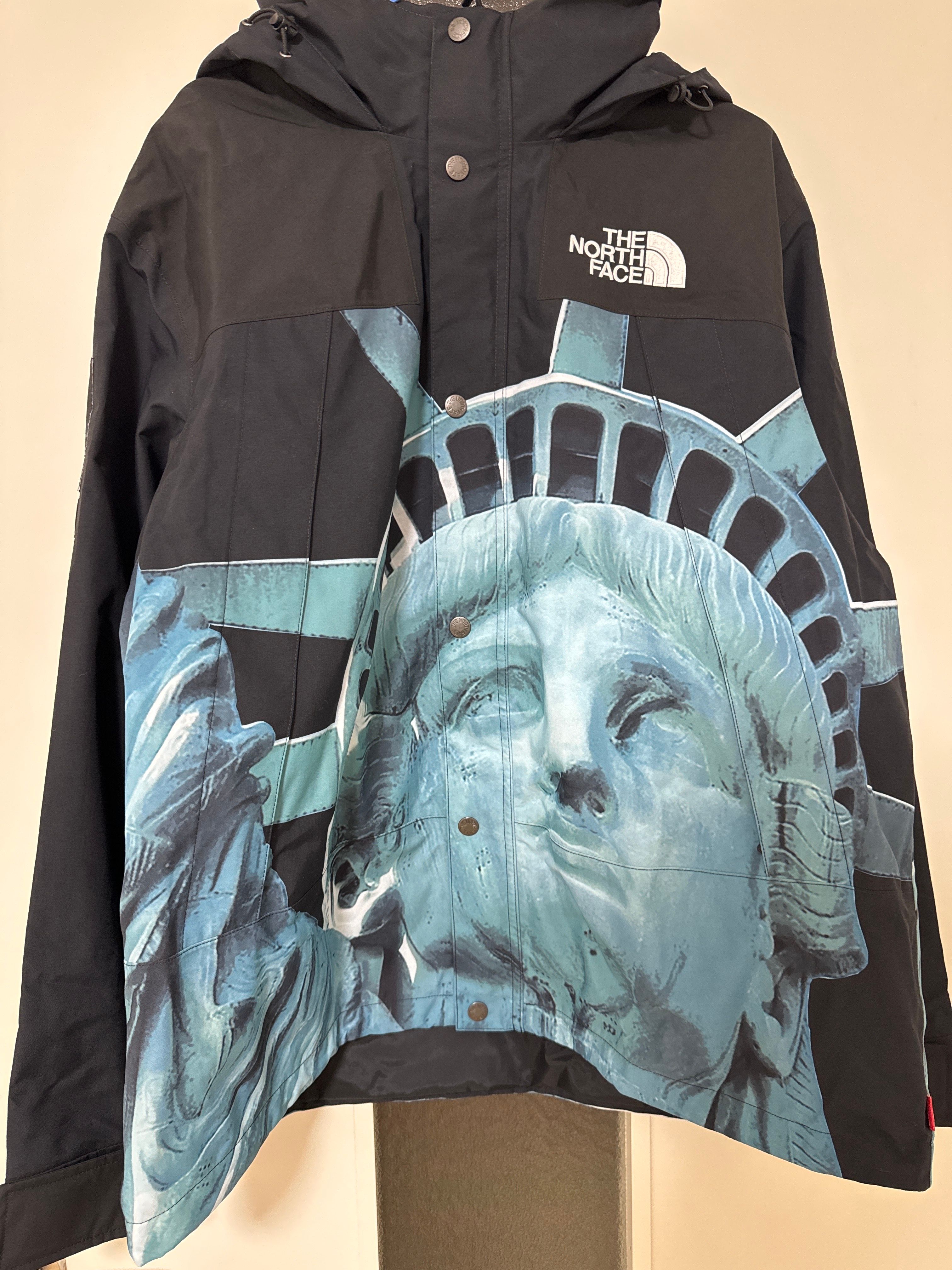Supreme x The North Face Statue of Liberty Mountain Jacket "Black"