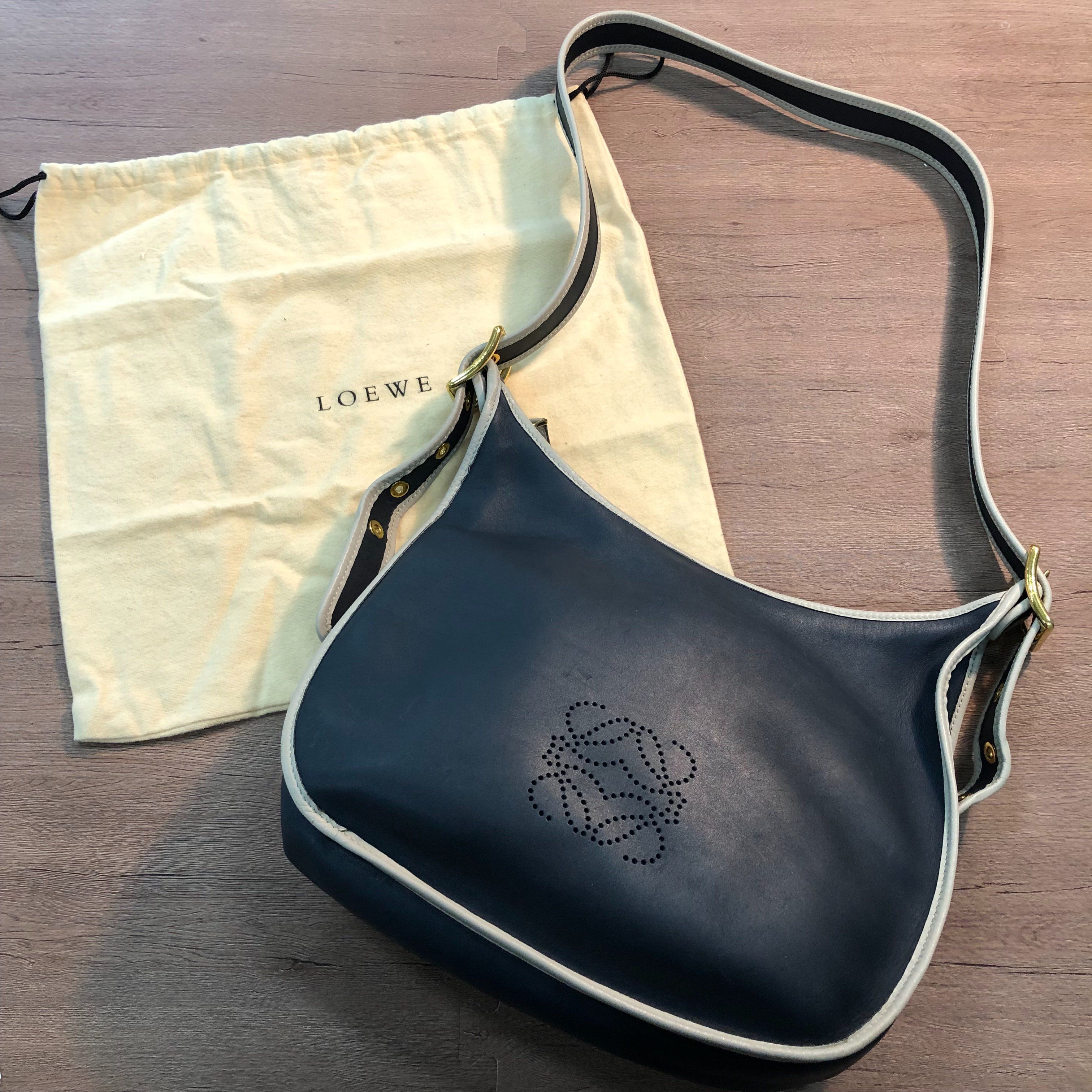 ロエベ ワンショルダー パンチング アナグラム ネイビー