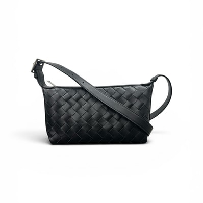 BOTTEGA VENETA 展示品級 美品 ボッテガヴェネタ 25AW TRAVELER PHONE POUCH トラベラー フォン ポーチ 844018 レザー ブラック ポシェット イントレチャート SAランク 中古 鑑定済