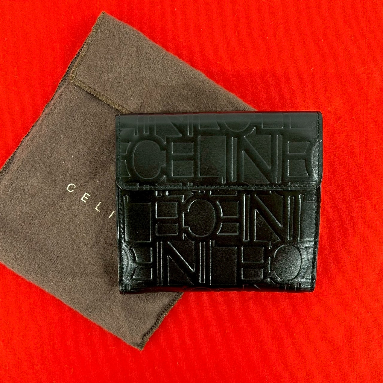 B (目立った傷や汚れなし)】CELINE セリーヌ ロゴ レザー 三つ折り財布