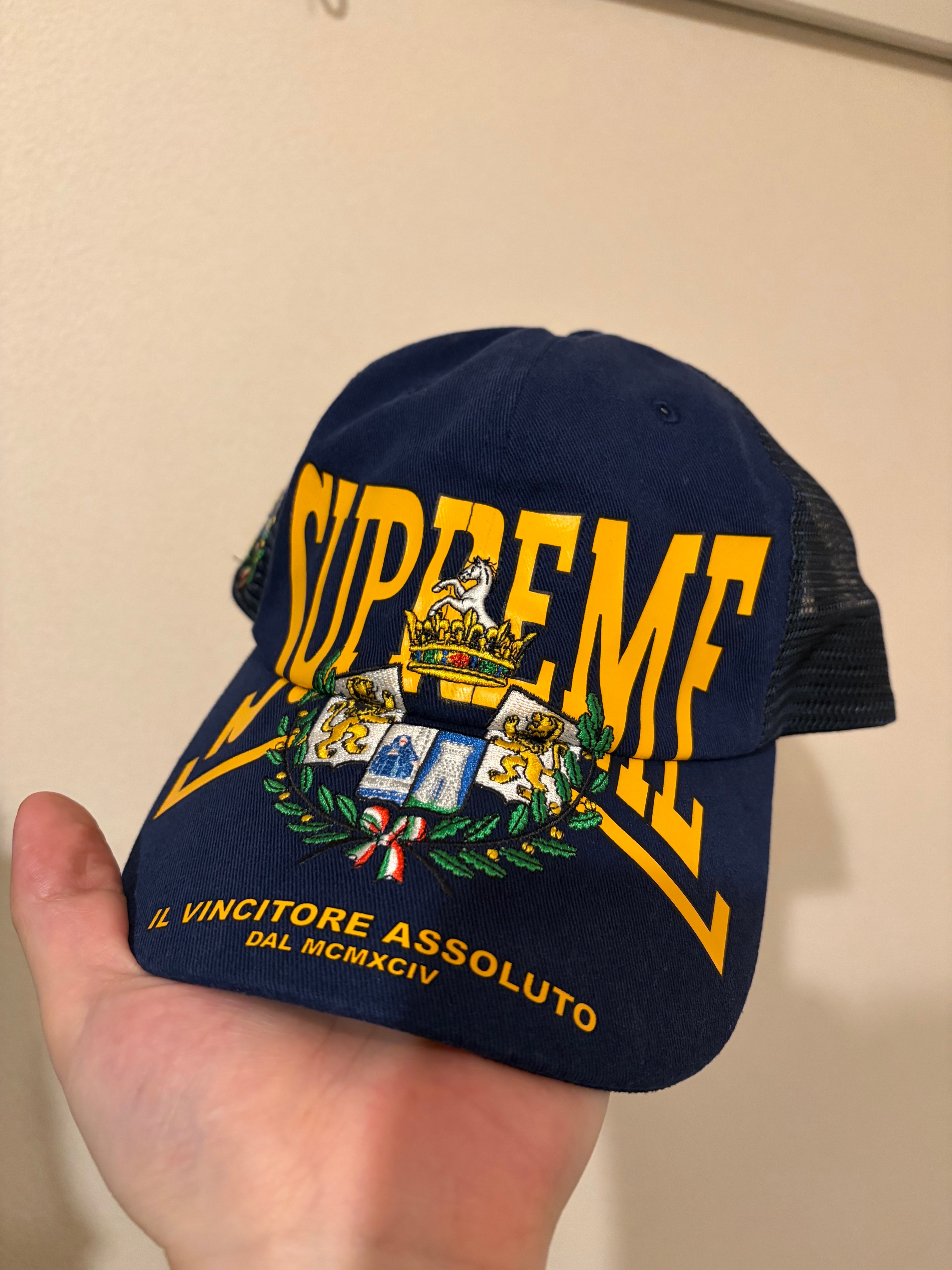 Supreme Crest Mesh Back 6-Panel "Navy"