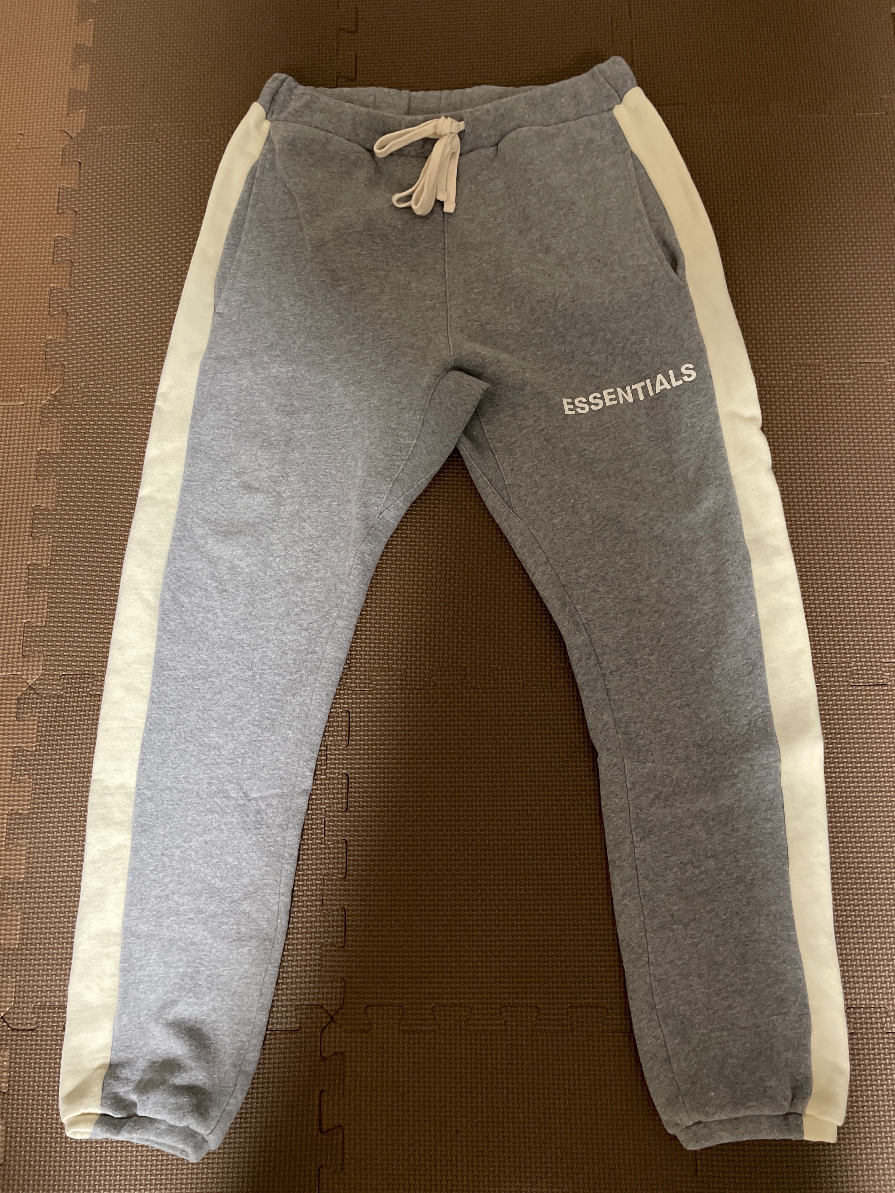 FEAR OF GOD Essentials Side Stripe Sweatpants "Grey"