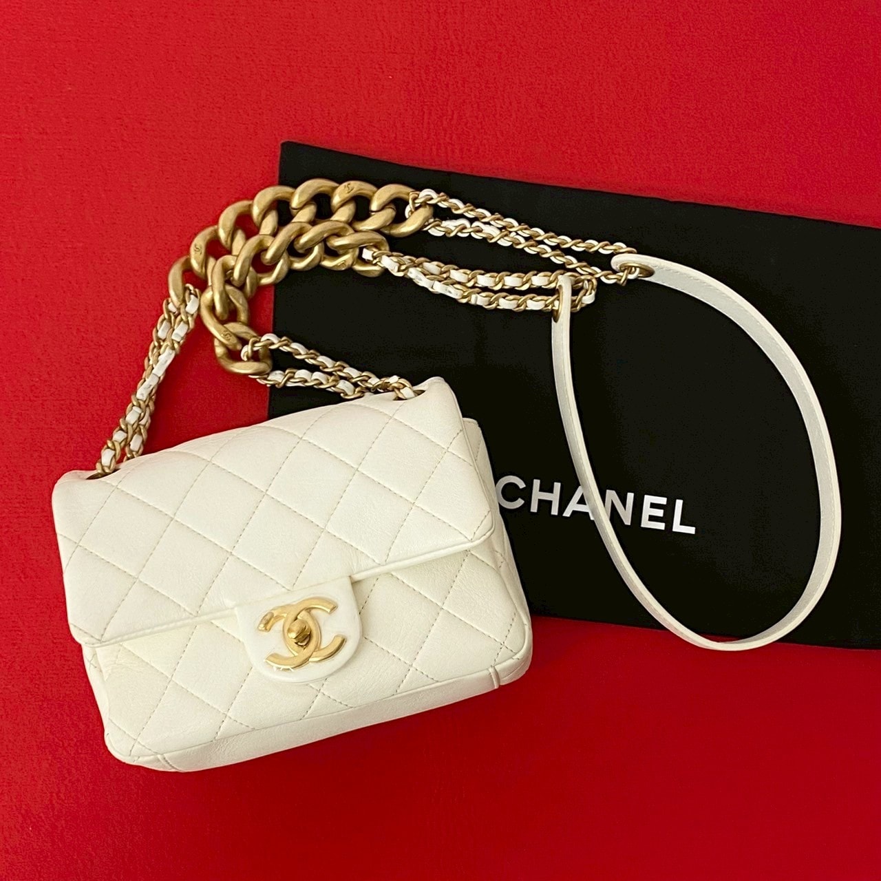 CHANEL シャネル マトラッセ ココマーク ラムスキン ショルダーバッグ ホワイト
 pa1-6