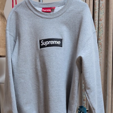 Supreme Shop Small Box Crewneck (New York) Supreme Shop Small Box Crewneck (New York)