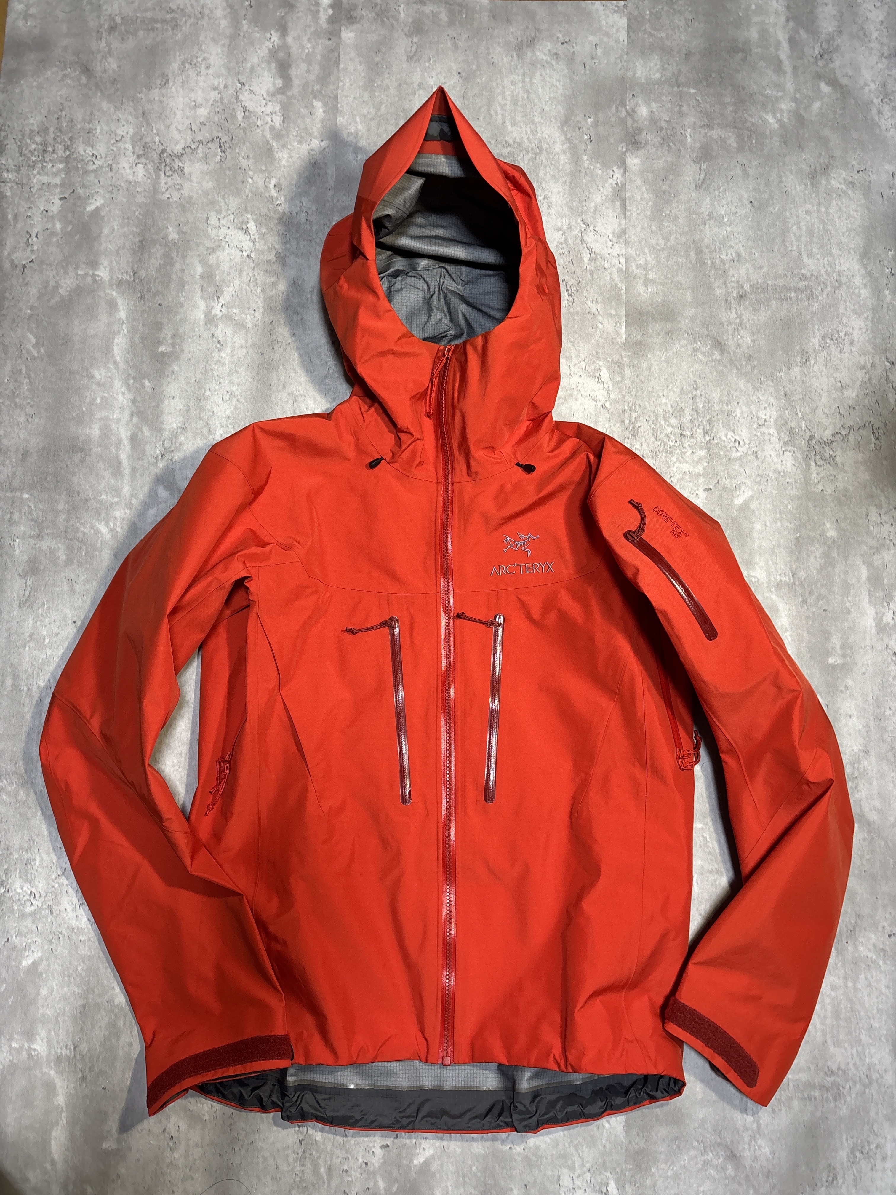 ARC'TERYX アークテリクスalpha sv カナダ製　オレンジ　レッド