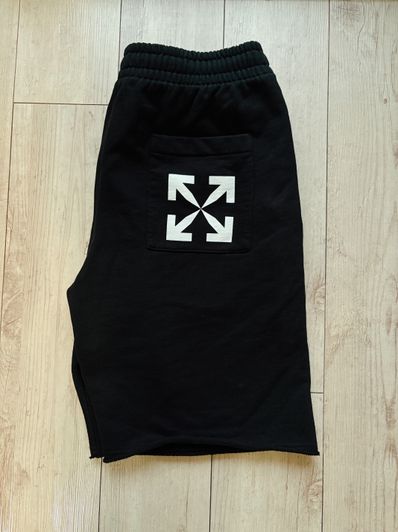 off-white オフホワイト 短パン、ショートパンツ
