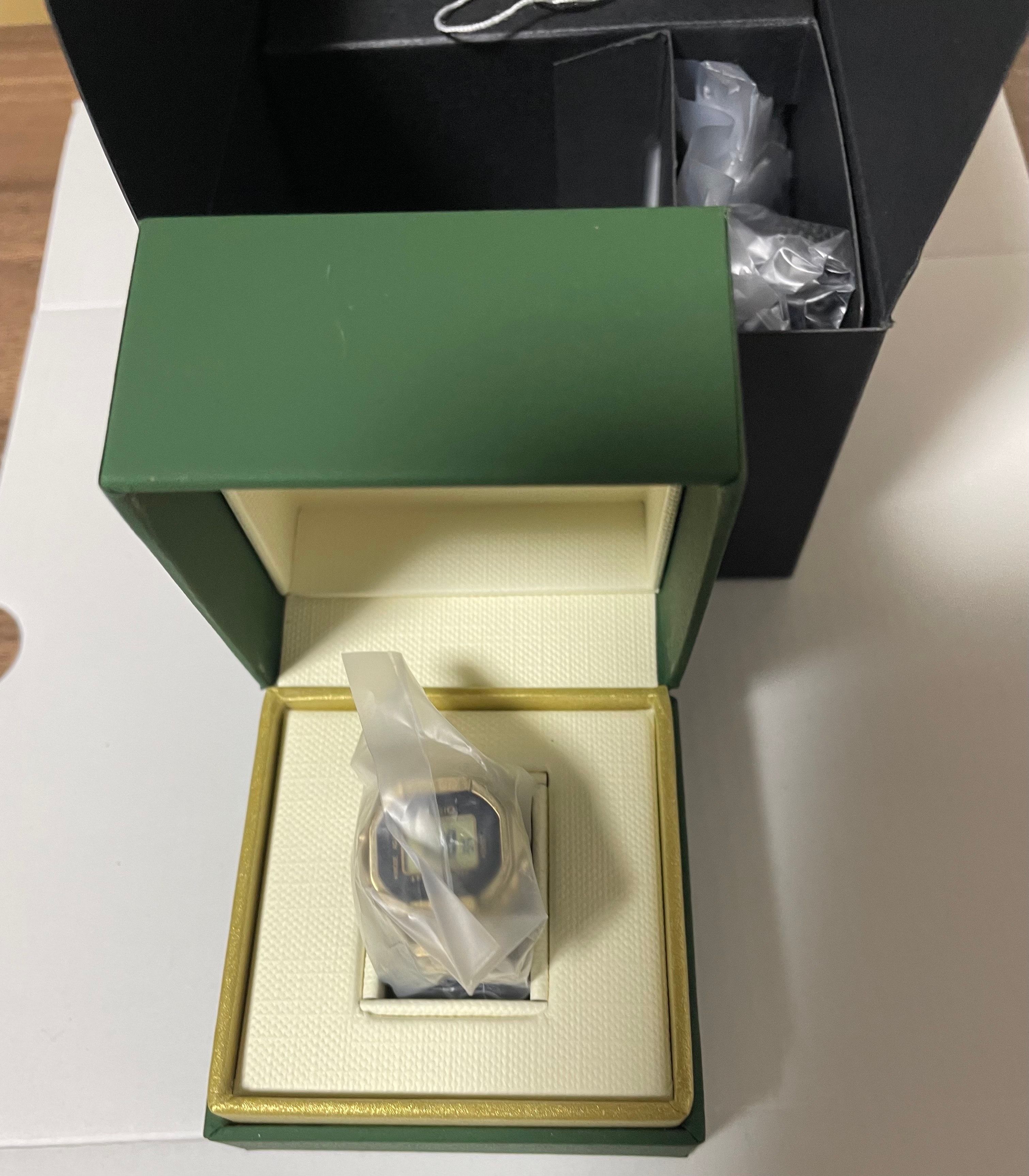 カシオ リング ウォッチ "ゴールド" CRW-001G