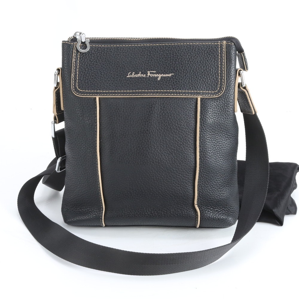 B 極美品 Ferragamo フェラガモ ガンチーニ ショルダーバッグ B 極美品 Ferragamo フェラガモ ガンチーニ ショルダーバッグ