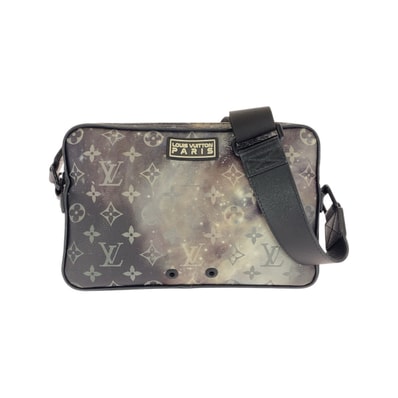 美品 LOUIS VUITTON ルイヴィトン モノグラム ギャラクシー アルファメッセンジャー グレー 黒 ブラック レザー モノグラムキャンバス/ ショルダーバッグ メッセンジャーバッグ 506068 【中古】