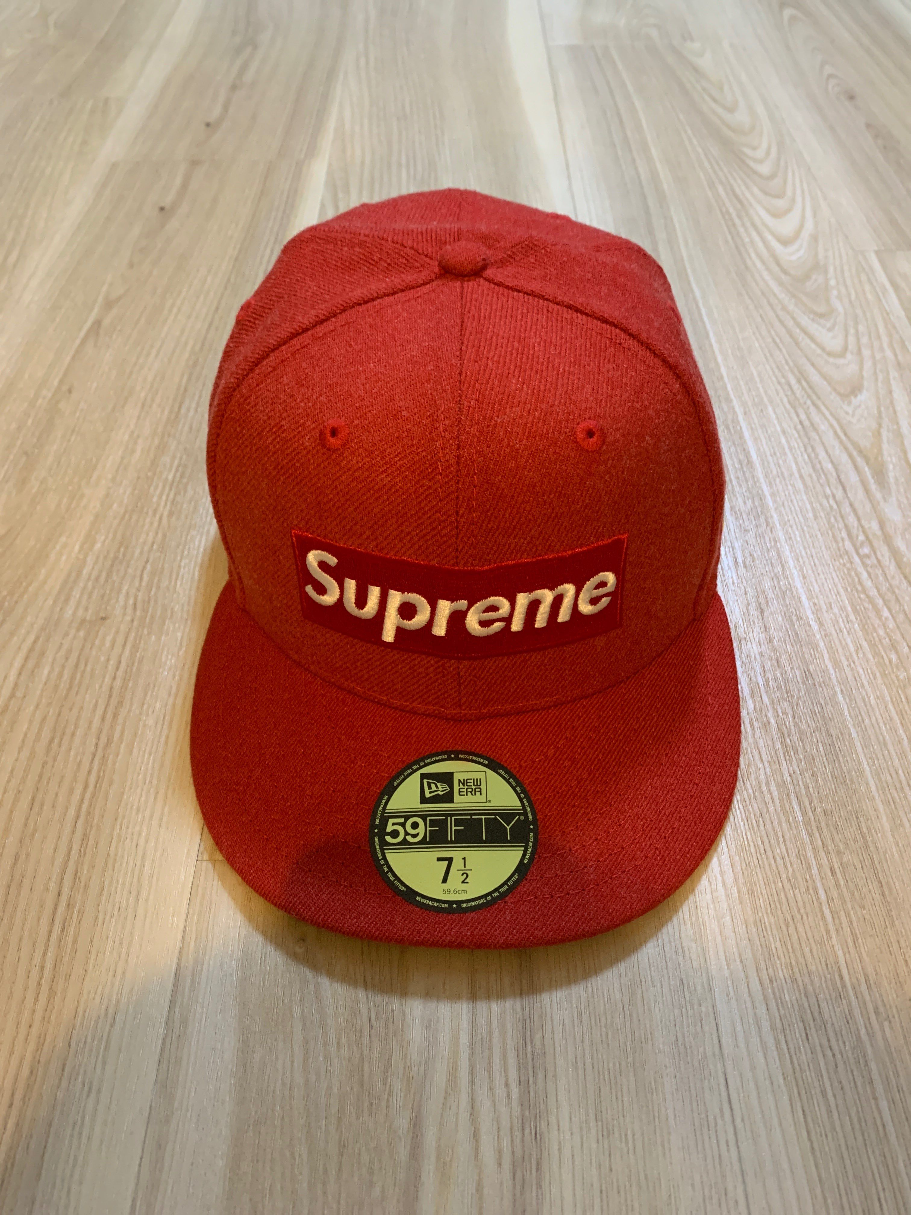 Supreme World Famous Box Logo New Era® "Red"