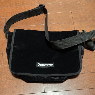 Supreme Velvet Small Messenger Bag Supreme Velvet Small Messenger Bag