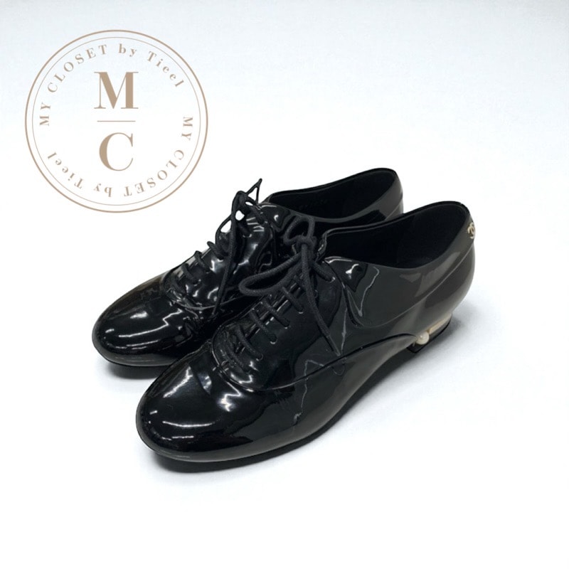 シャネル CHANEL ローファー 革靴 靴 シューズ パテント フェイクパール ブラック 黒 ココマーク レースアップ