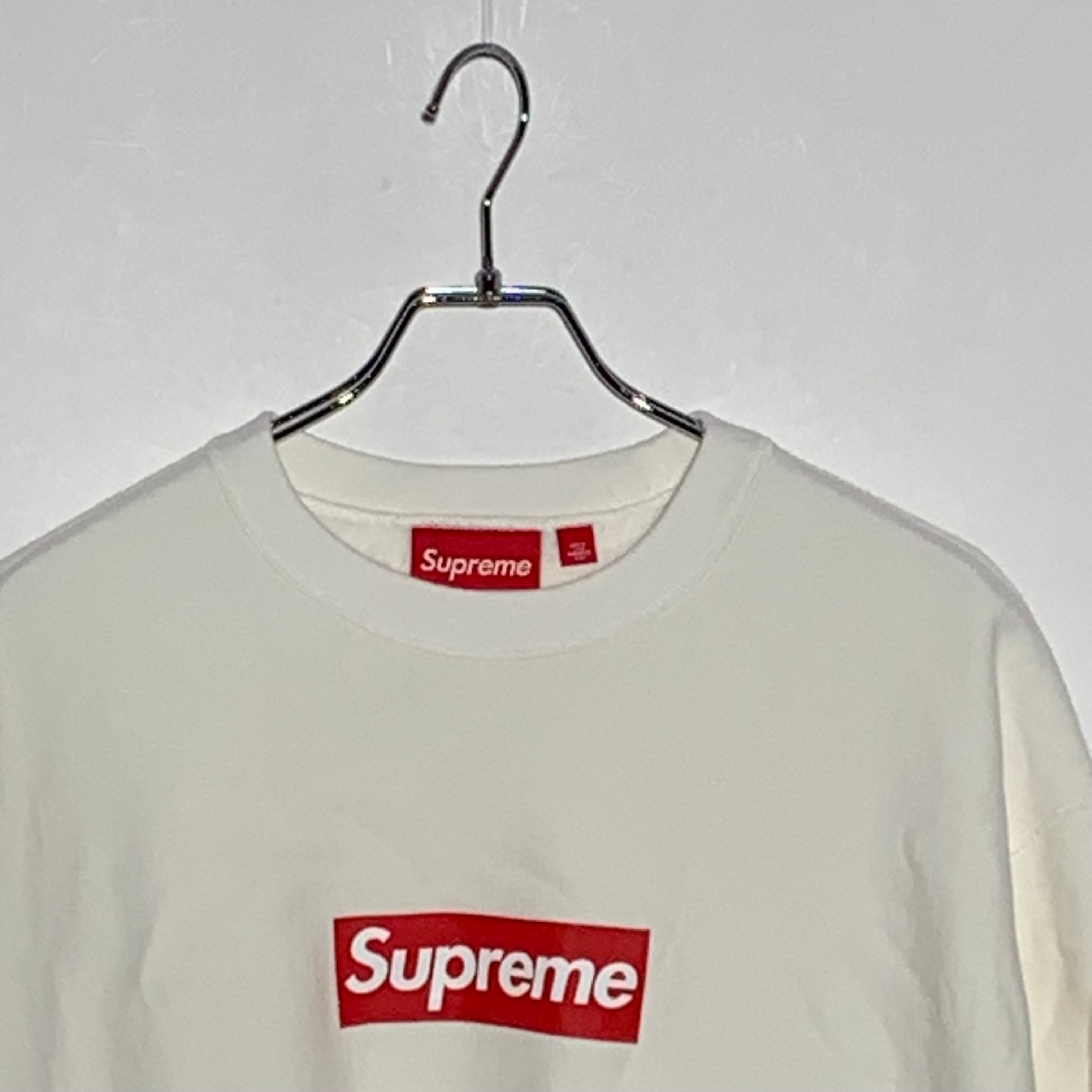 シュプリーム ウォッシュド ボックスロゴ クルーネック "ホワイト"