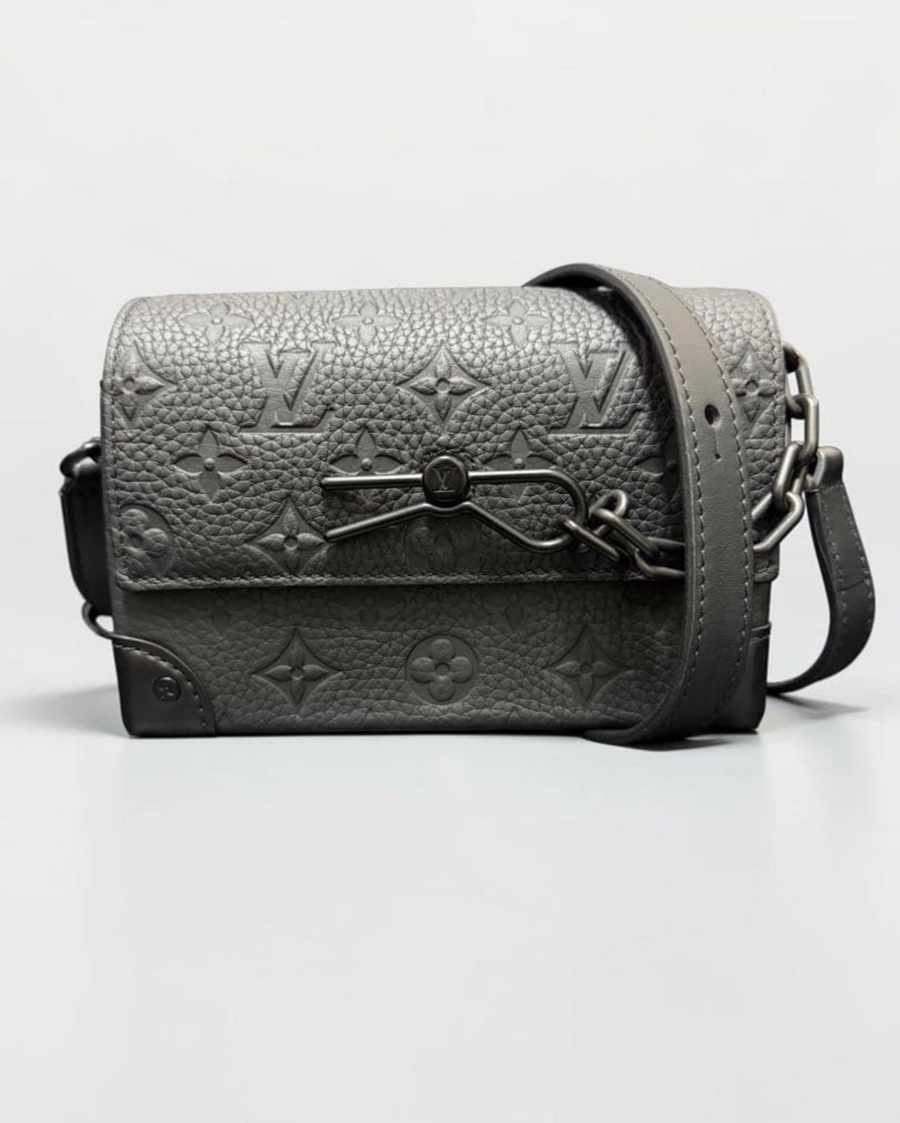 ルイ・ヴィトン LOUIS VUITTON スティーマー ウエアラブル ウォレット ショルダーバッグ バッグ レザー モノグラム・トリヨンレザー メンズ ブラック