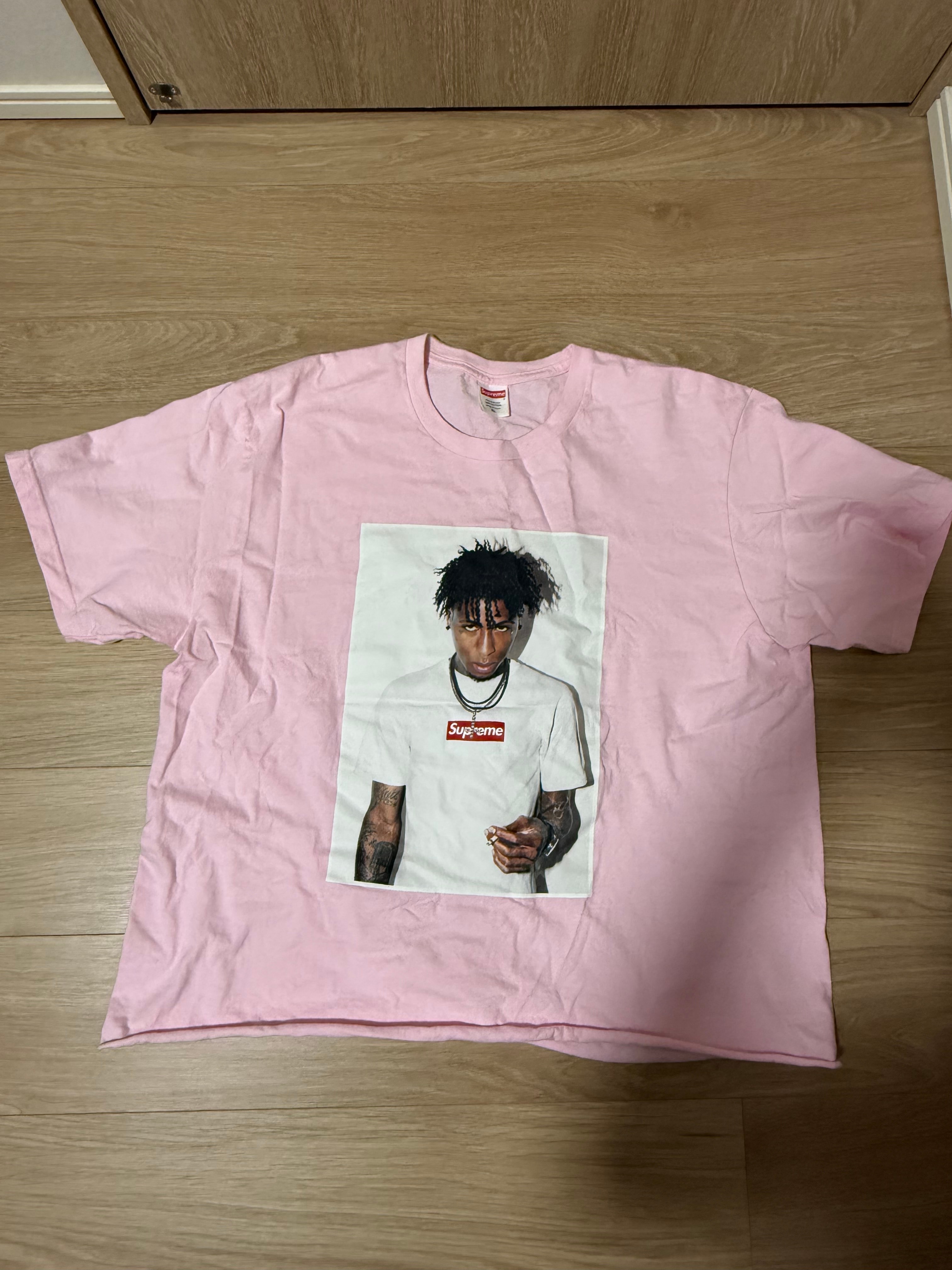 シュプリーム NBA ヤングボーイ Tシャツ "ライト ピンク"