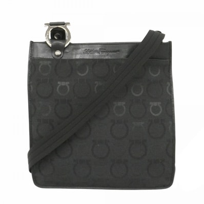 【6dd4301】サルヴァトーレフェラガモ ショルダーバッグ ガンチーニ キャンバス ブラック シルバー金具【中古】レディース