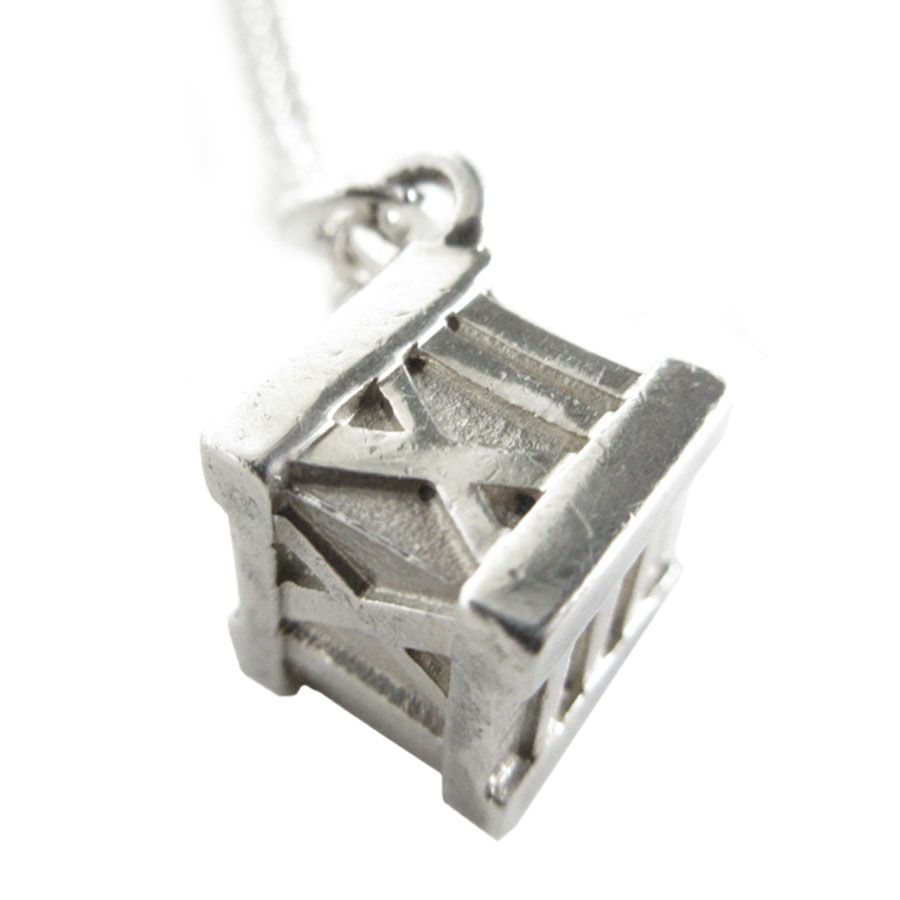 Tiffany & Co. シルバーアトラスキューブペンダント