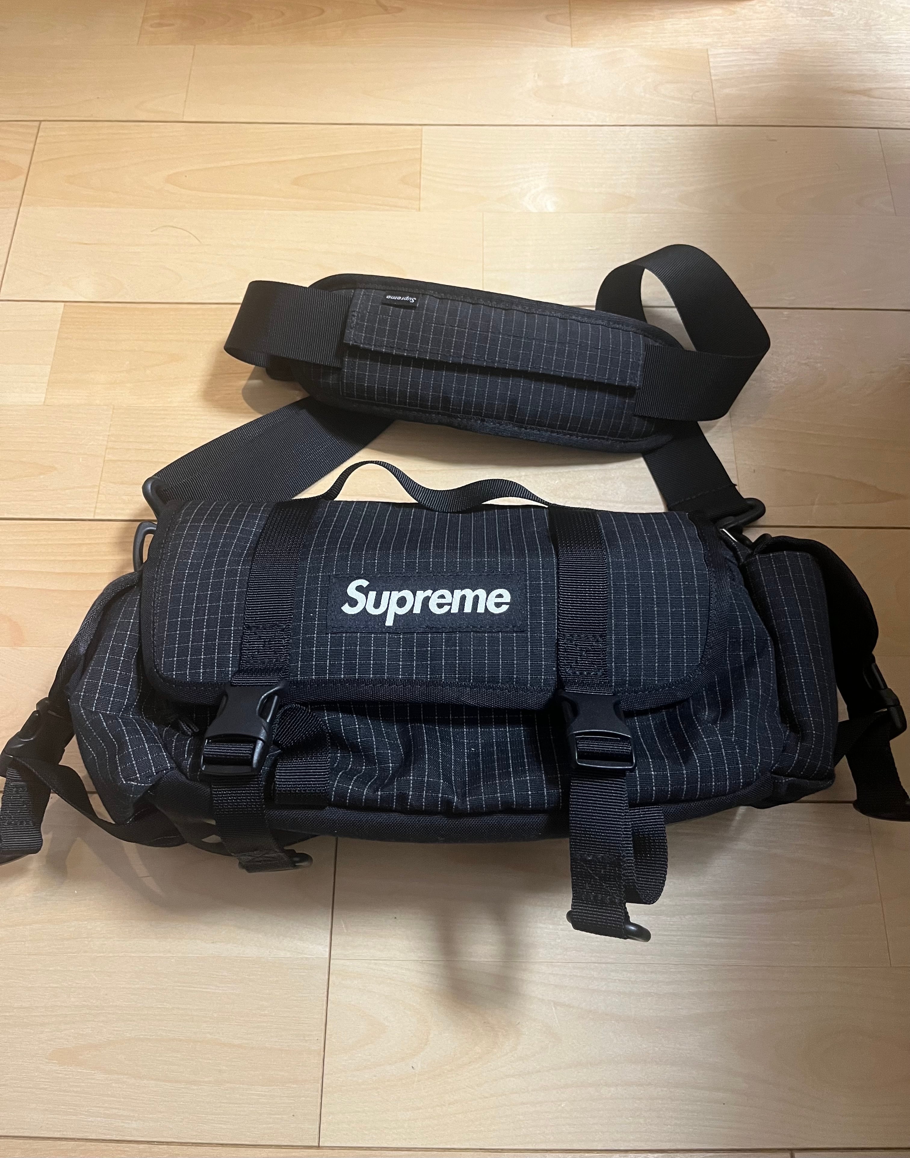 Supreme Mini Duffle Bag "Black" (24SS)