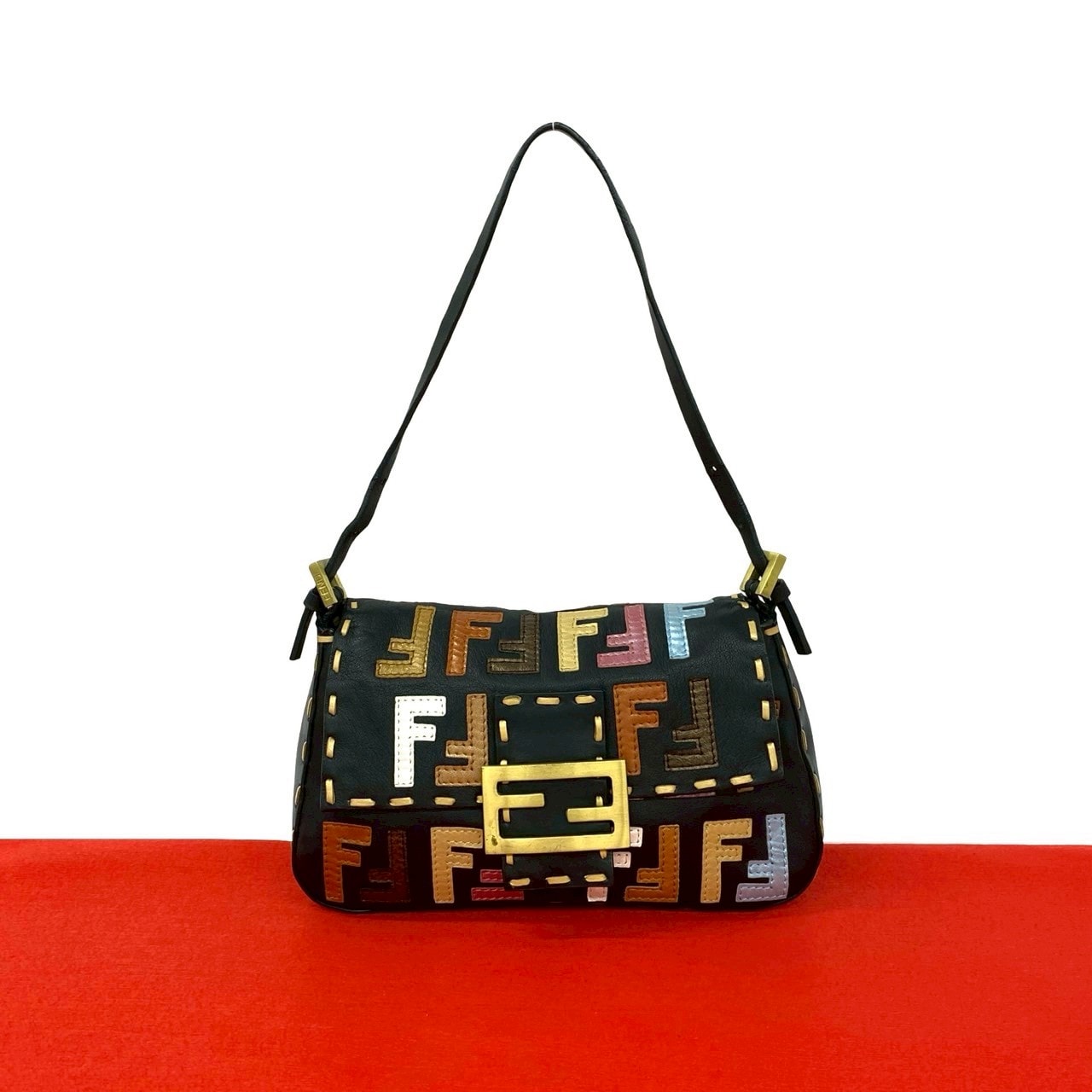 FENDI フェンディ FF ロゴ レザー ショルダーバッグ ブラック
 23757