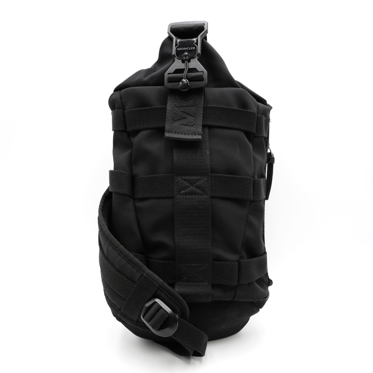 MONCLER(モンクレール)バックパック ワンショルダーバッグ ボディバッグ ブラック ナイロン ロゴベルト メンズ【中古】
