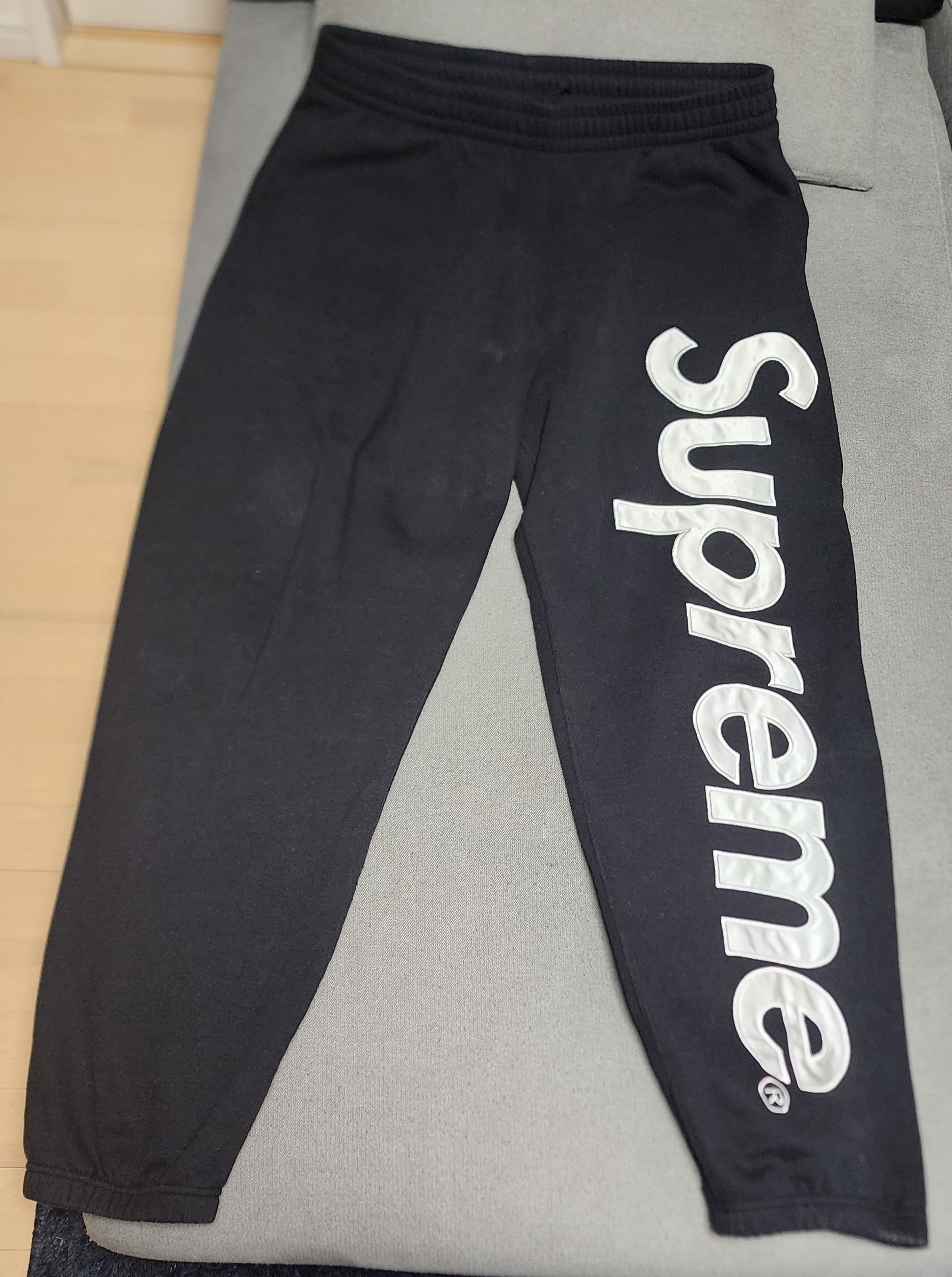 Supreme Satin Applique Sweatpant "Black" (24FW)